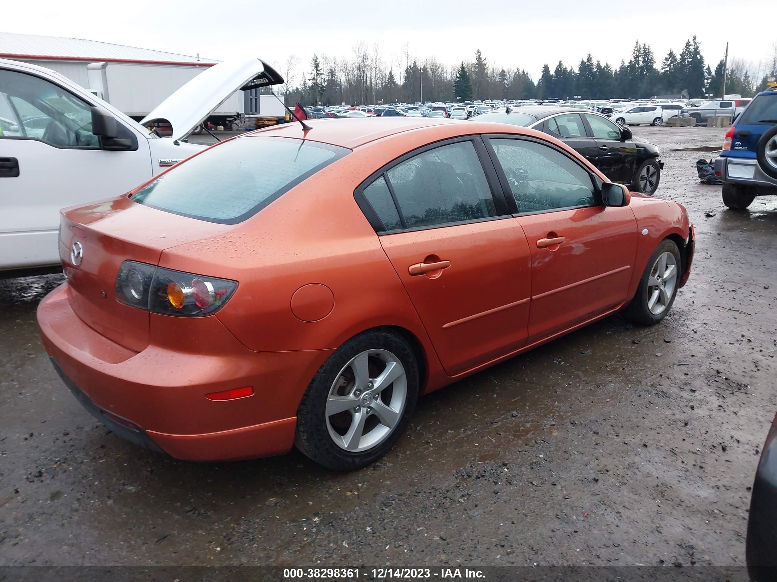 Photo 3 VIN: JM1BK123241177813 - MAZDA 3 