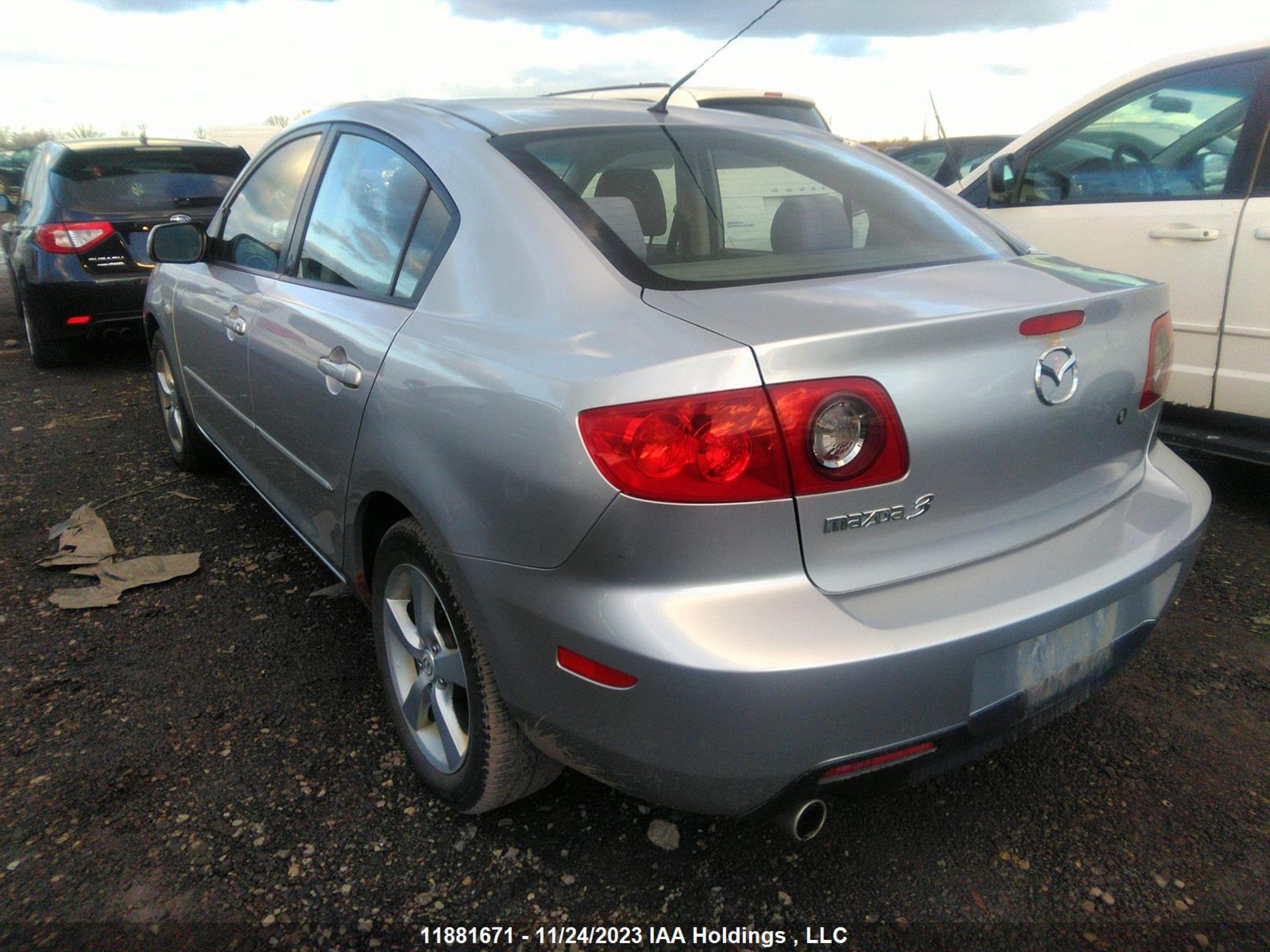 Photo 2 VIN: JM1BK123261492212 - MAZDA 3 