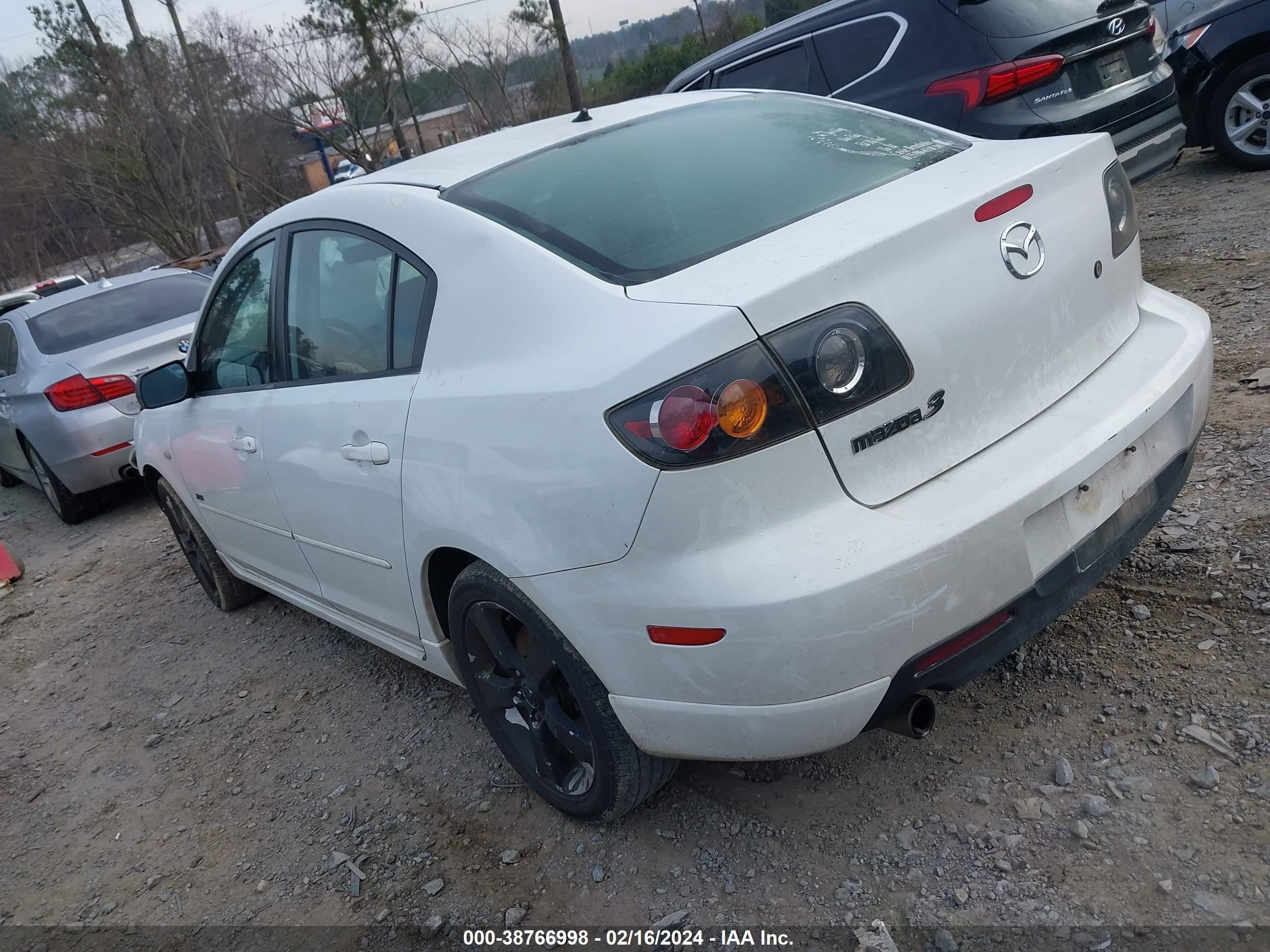 Photo 2 VIN: JM1BK123351261673 - MAZDA 3 