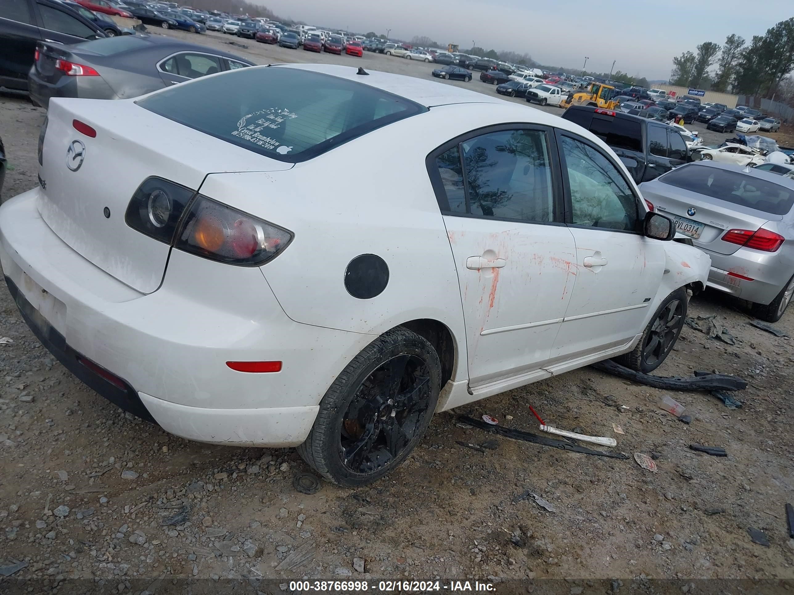 Photo 3 VIN: JM1BK123351261673 - MAZDA 3 