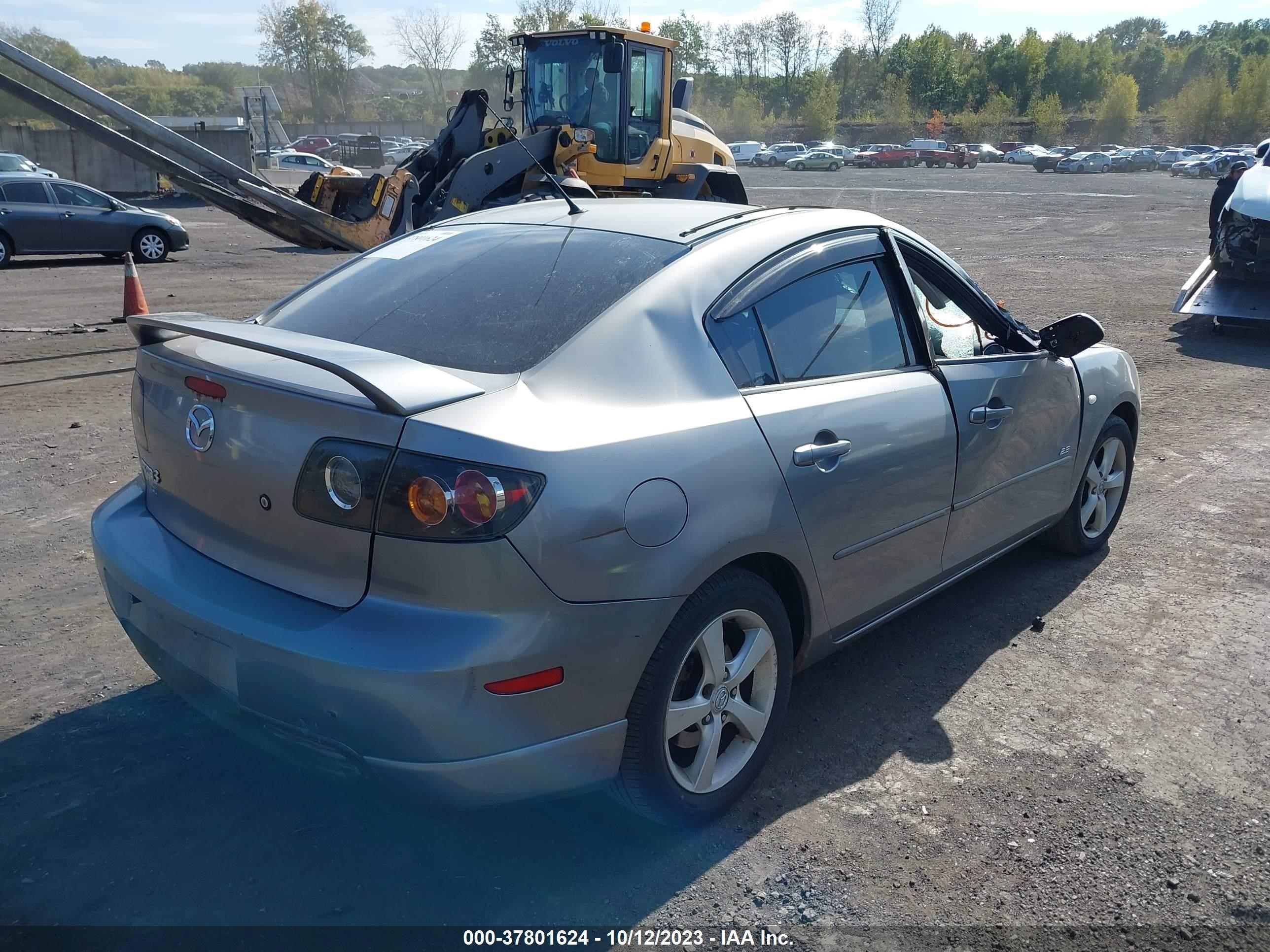 Photo 3 VIN: JM1BK123351268848 - MAZDA 3 