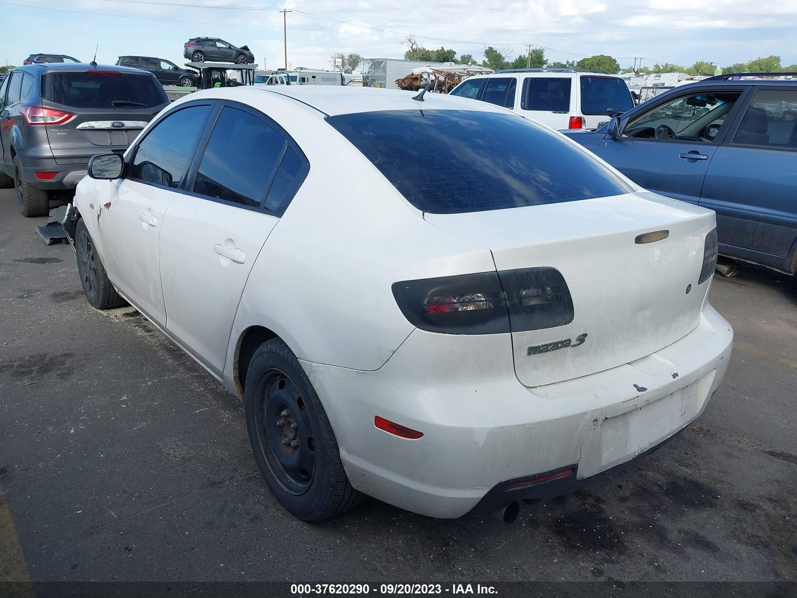 Photo 2 VIN: JM1BK12F071675510 - MAZDA 3 