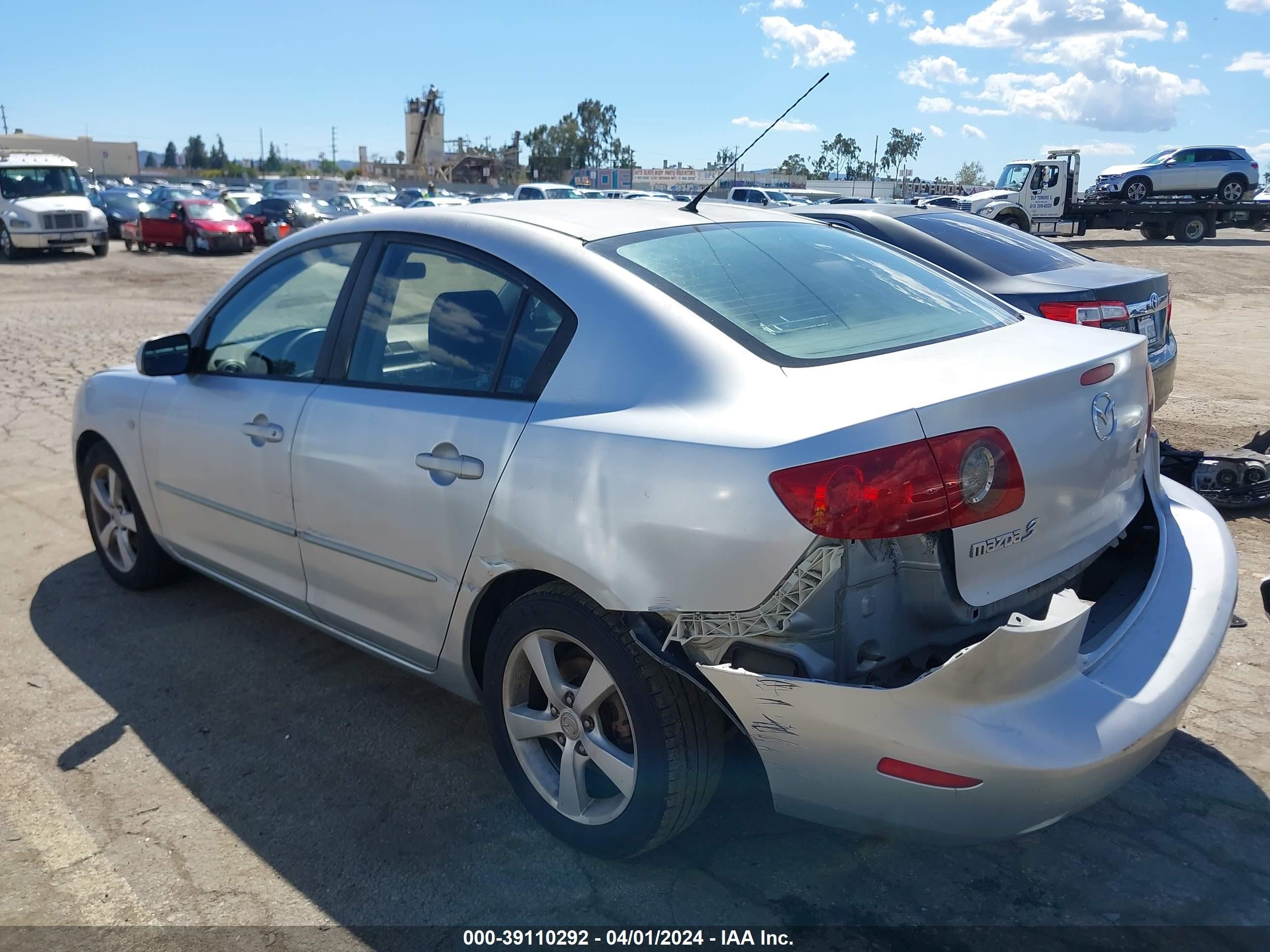 Photo 2 VIN: JM1BK12F141110484 - MAZDA 3 