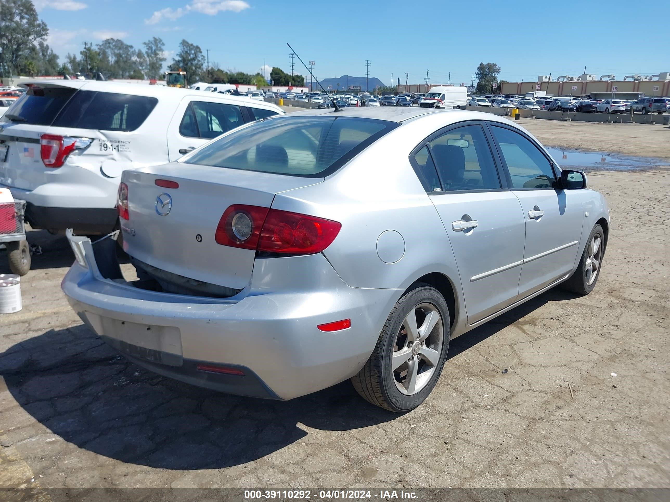 Photo 3 VIN: JM1BK12F141110484 - MAZDA 3 