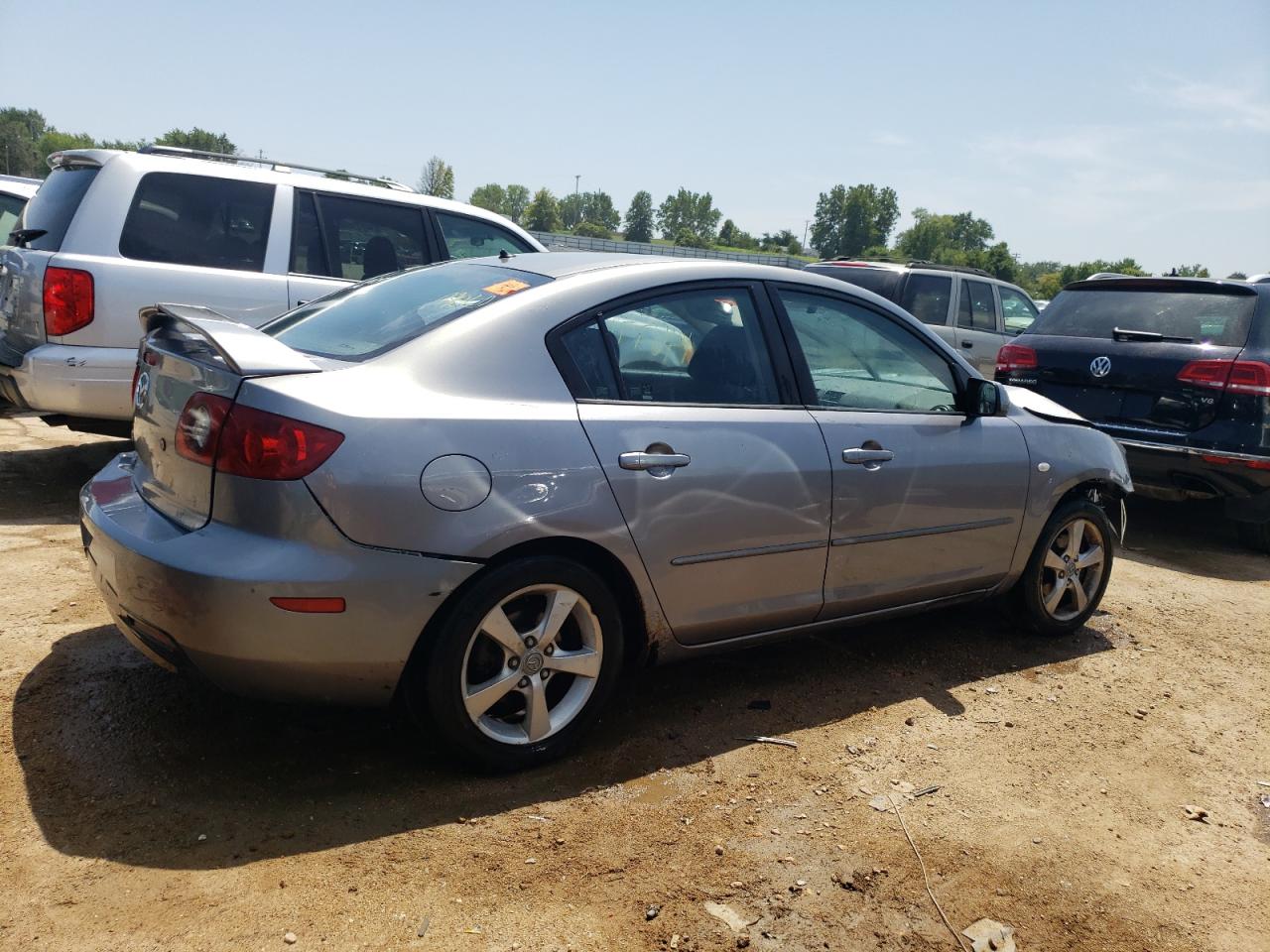 Photo 2 VIN: JM1BK12F151344464 - MAZDA 3 