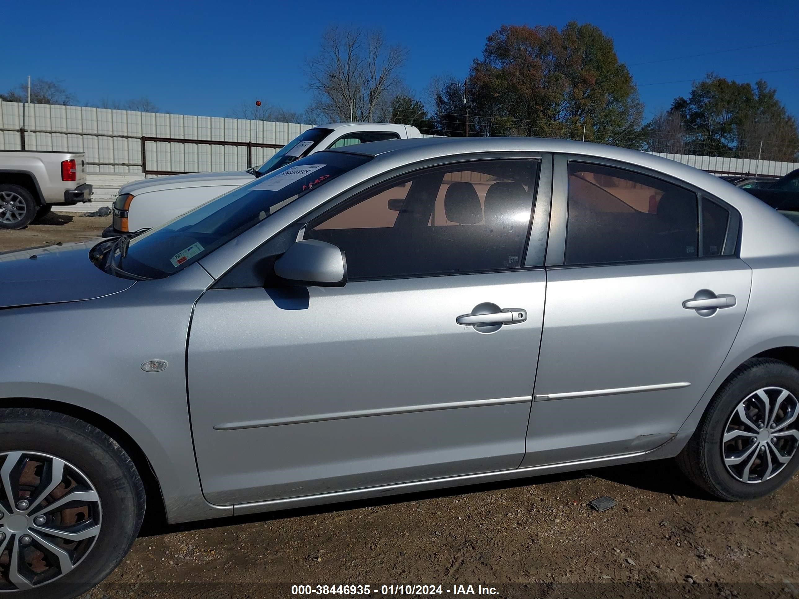 Photo 13 VIN: JM1BK12F171731373 - MAZDA 3 