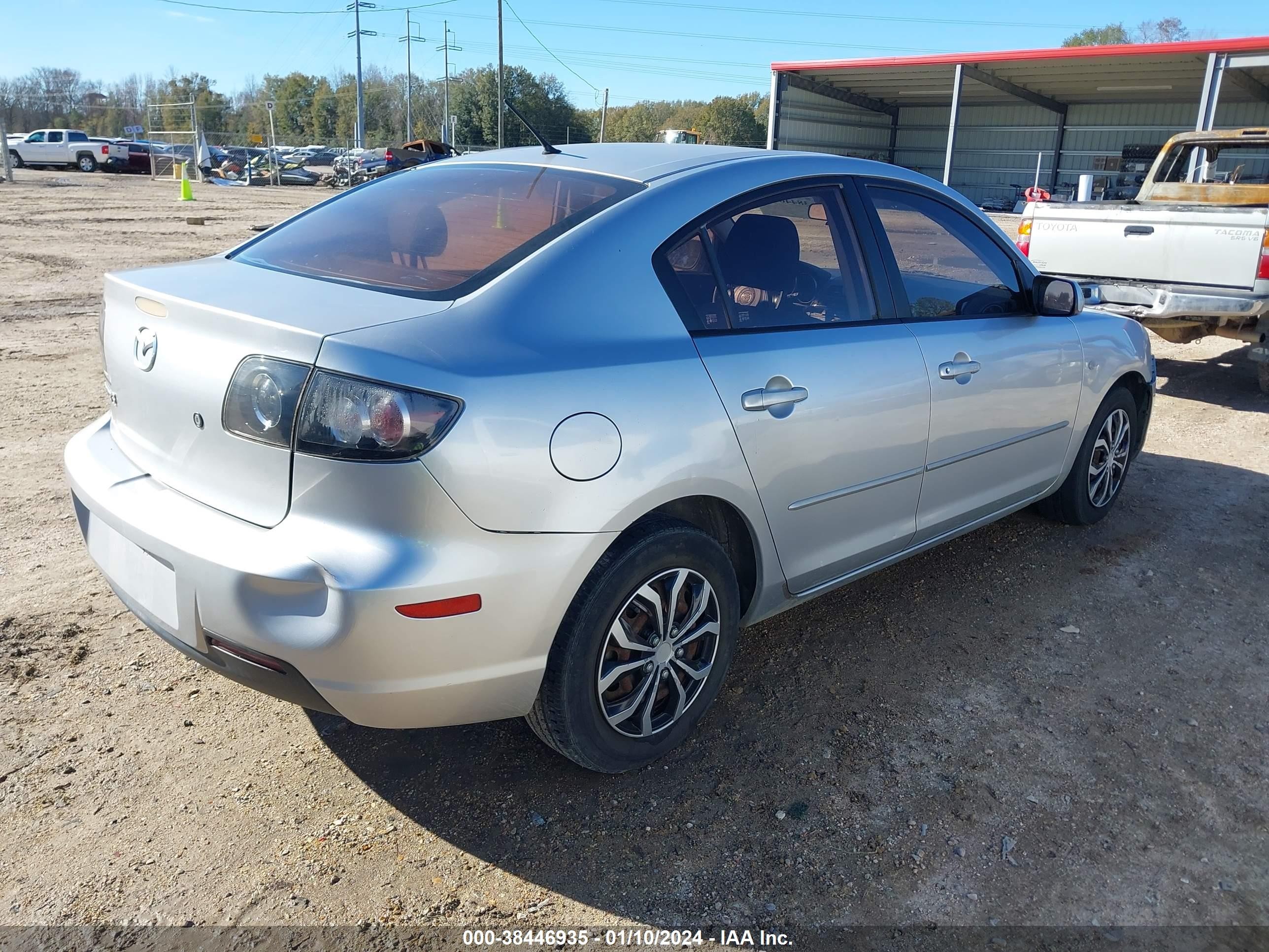 Photo 3 VIN: JM1BK12F171731373 - MAZDA 3 