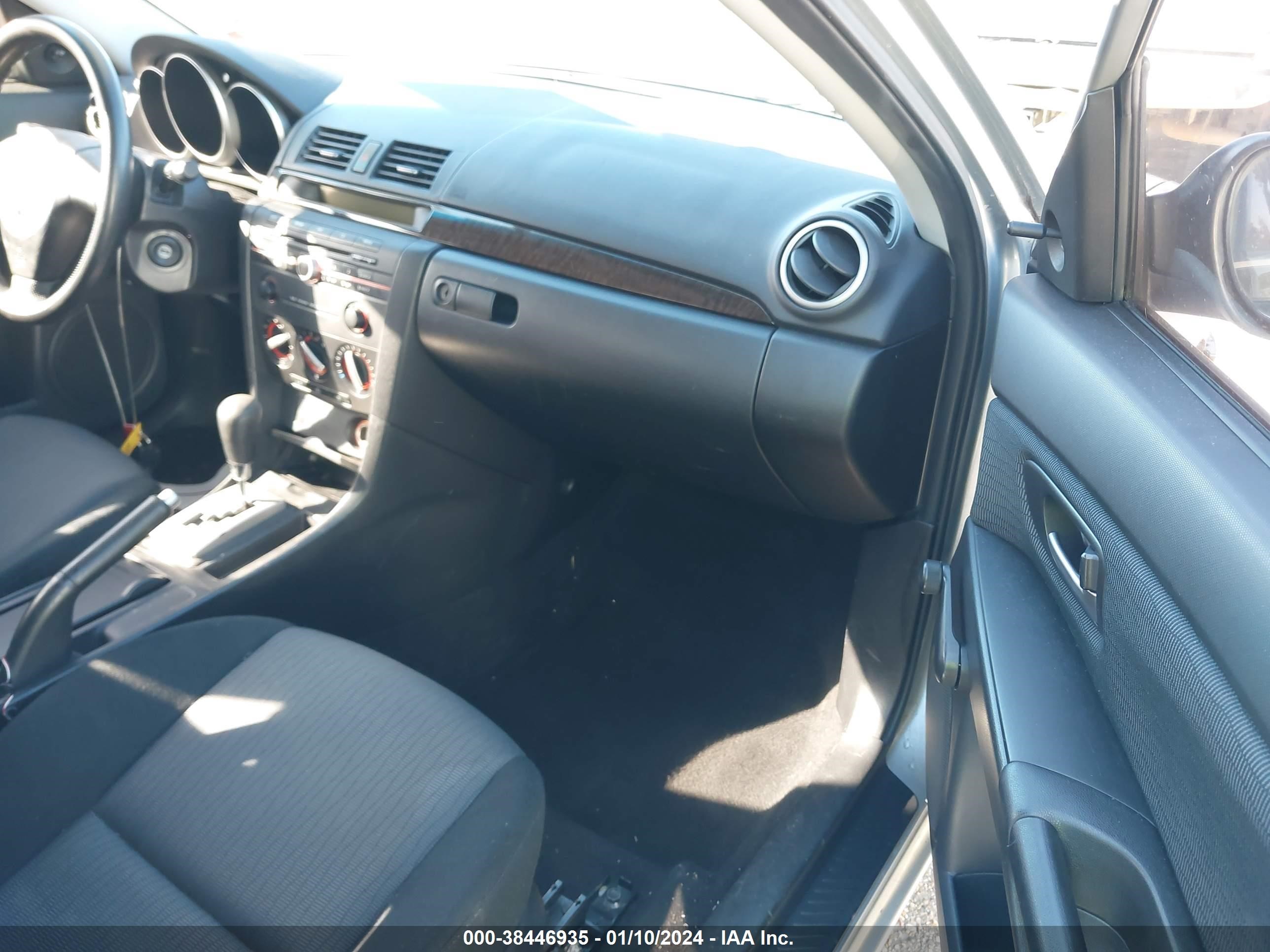 Photo 4 VIN: JM1BK12F171731373 - MAZDA 3 