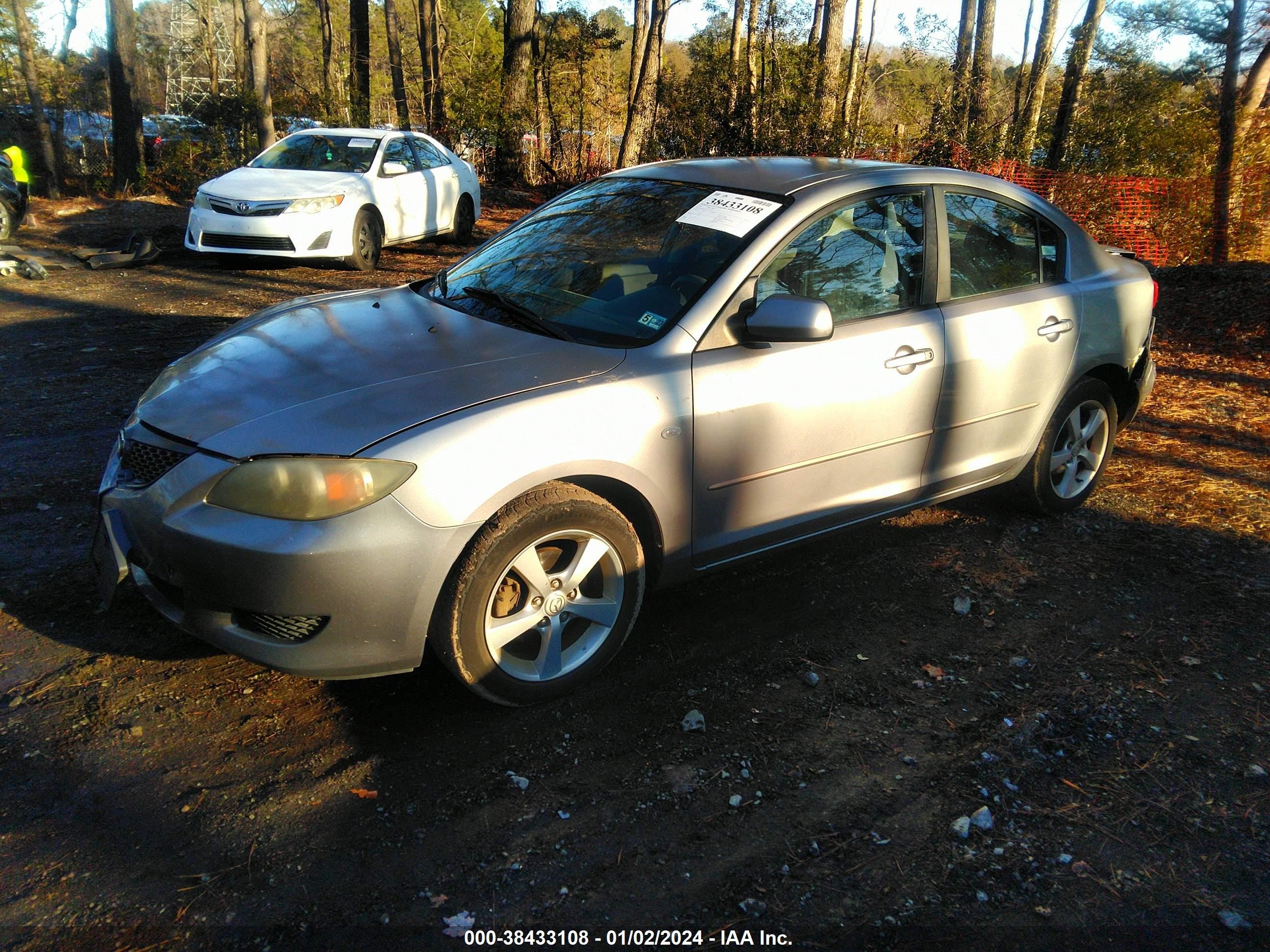 Photo 1 VIN: JM1BK12F251247192 - MAZDA 3 