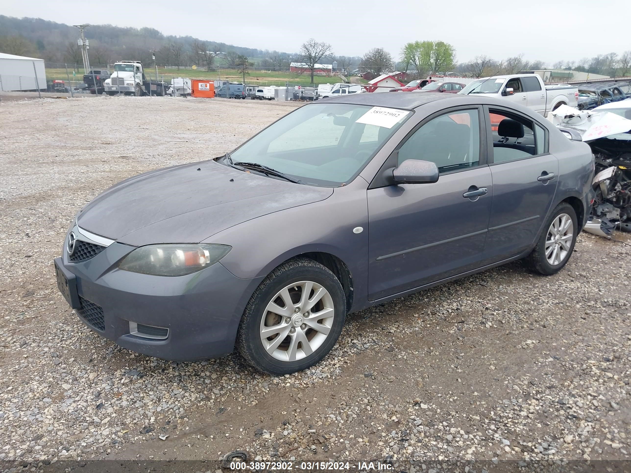 Photo 1 VIN: JM1BK12F281789042 - MAZDA 3 