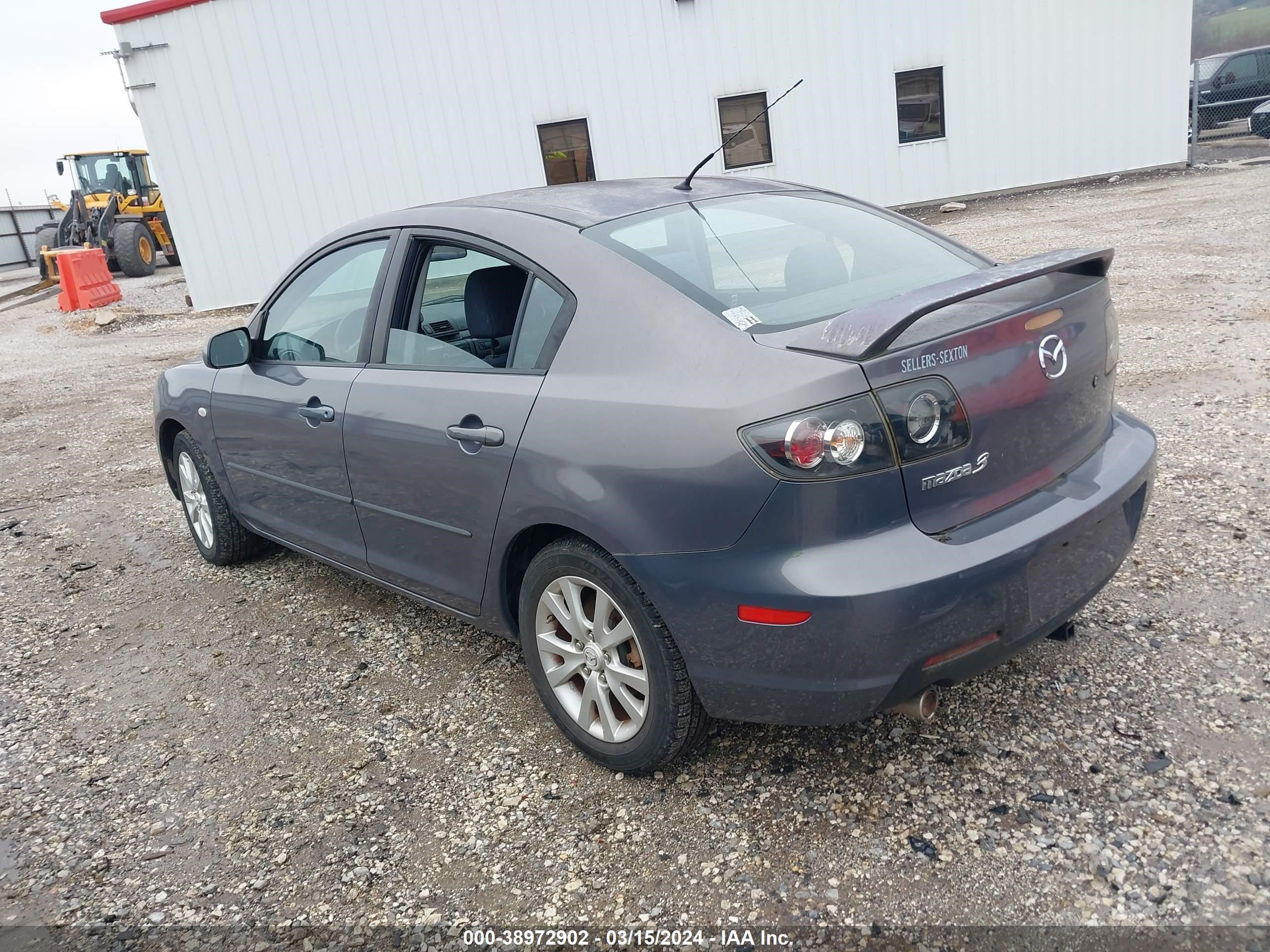 Photo 2 VIN: JM1BK12F281789042 - MAZDA 3 