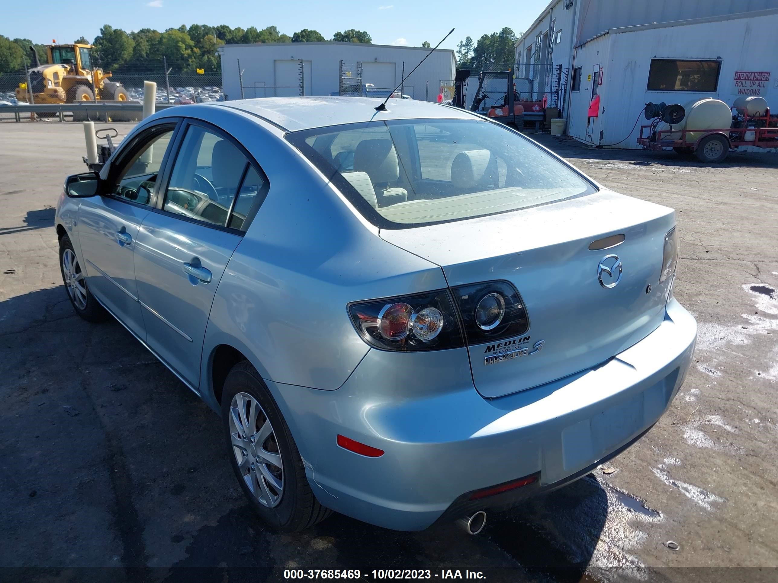 Photo 2 VIN: JM1BK12F281841429 - MAZDA 3 