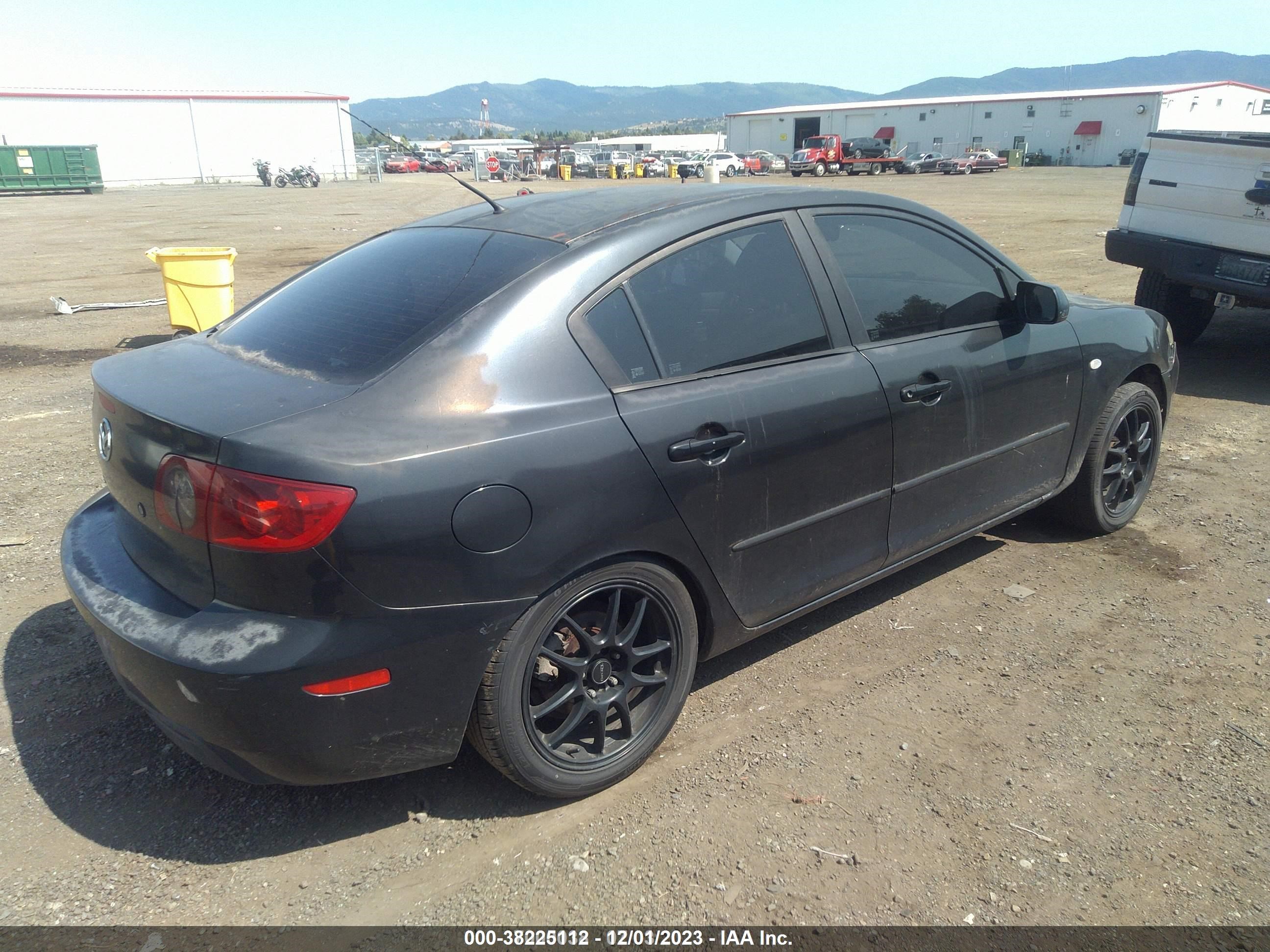 Photo 3 VIN: JM1BK12F551230631 - MAZDA 3 