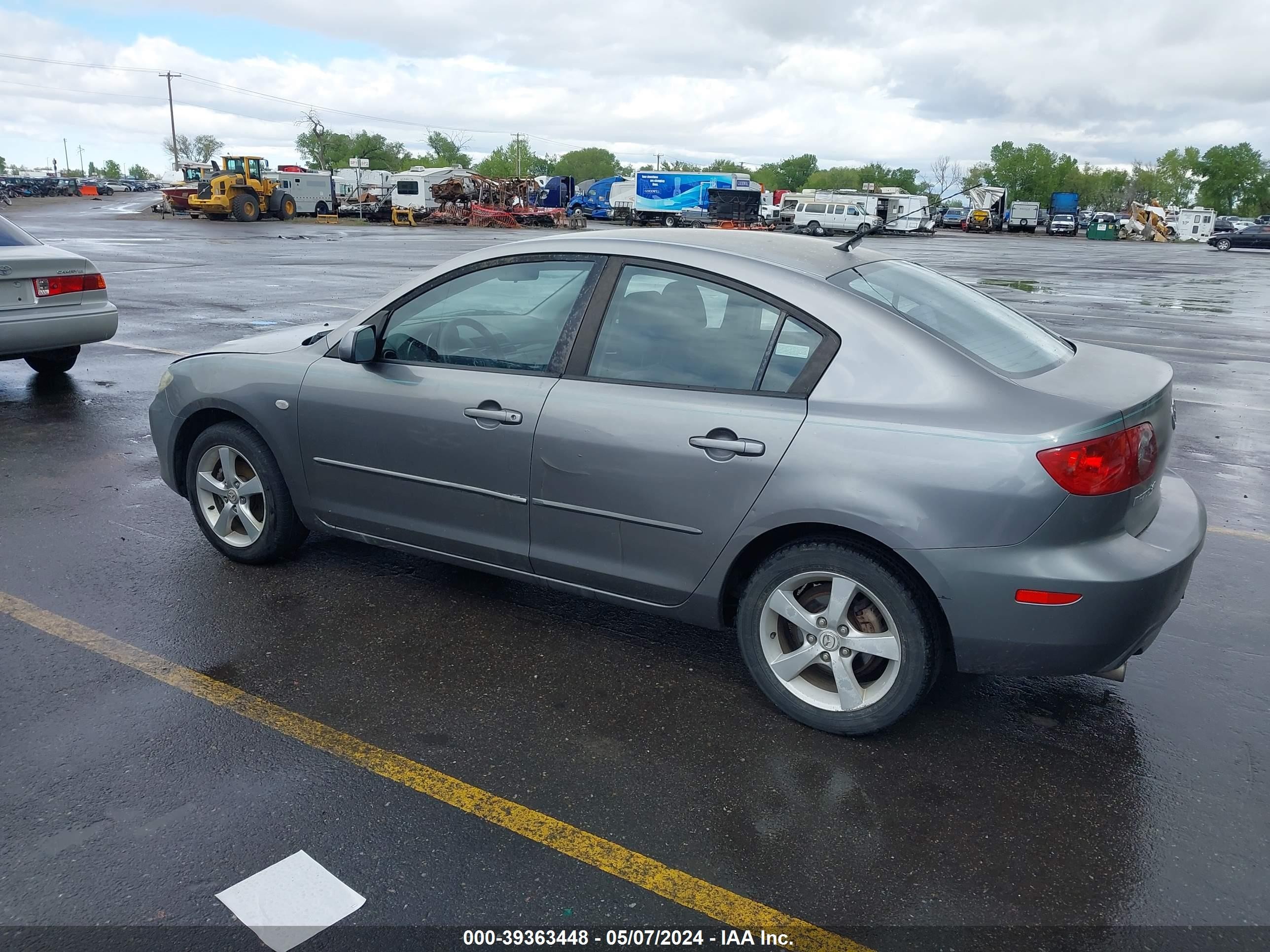 Photo 2 VIN: JM1BK12F551245226 - MAZDA 3 