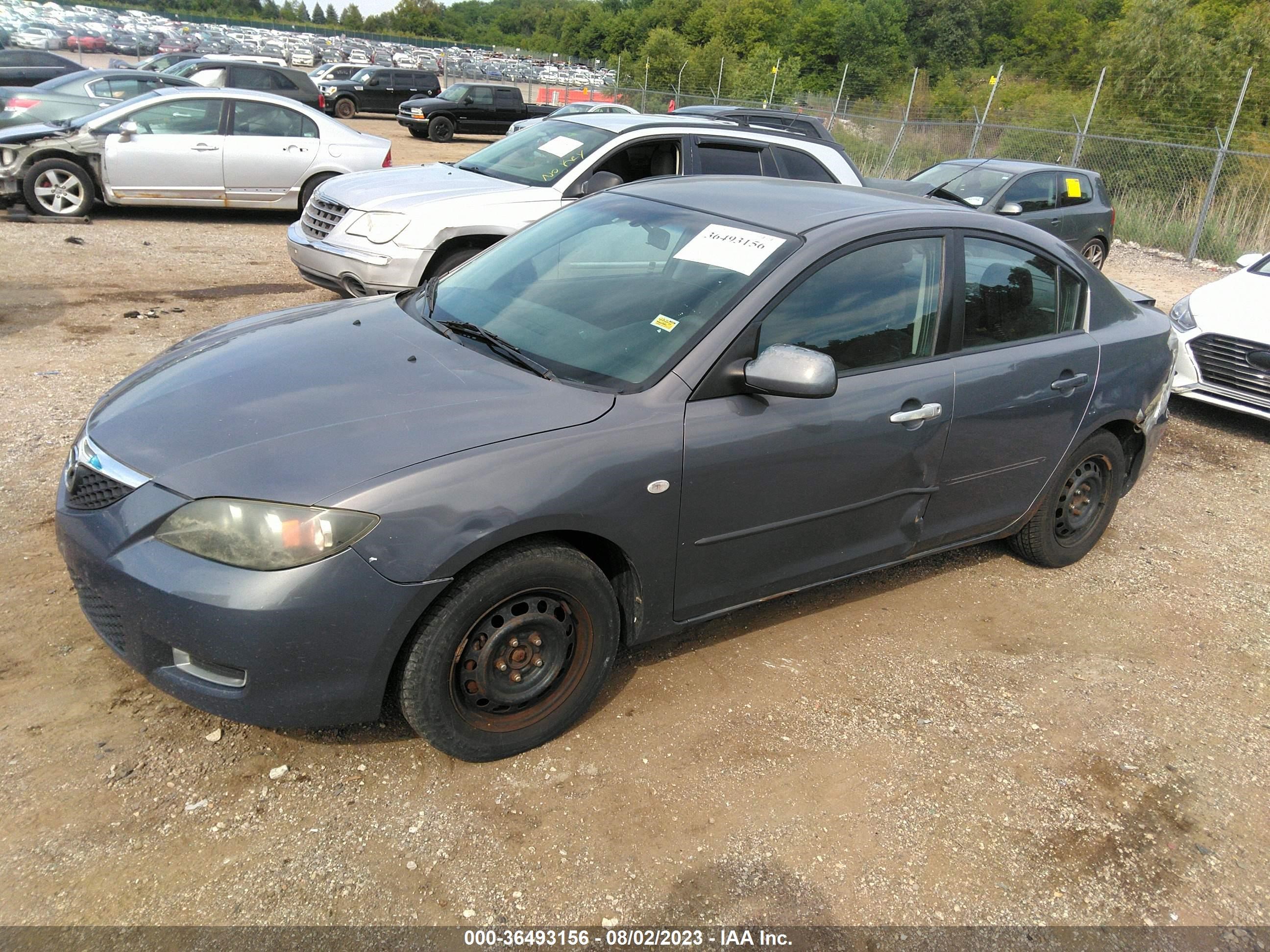 Photo 1 VIN: JM1BK12F581101812 - MAZDA 3 