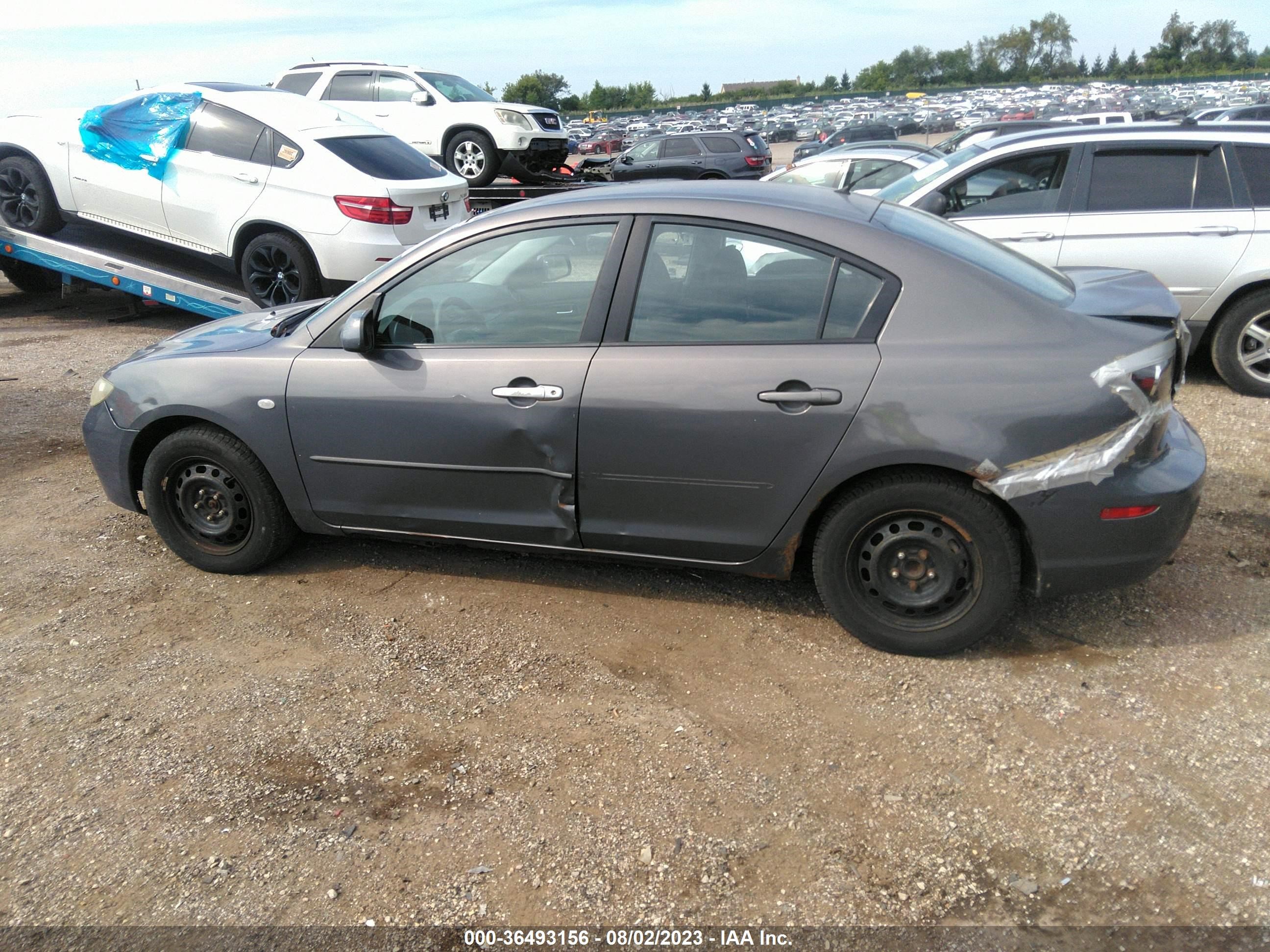 Photo 13 VIN: JM1BK12F581101812 - MAZDA 3 