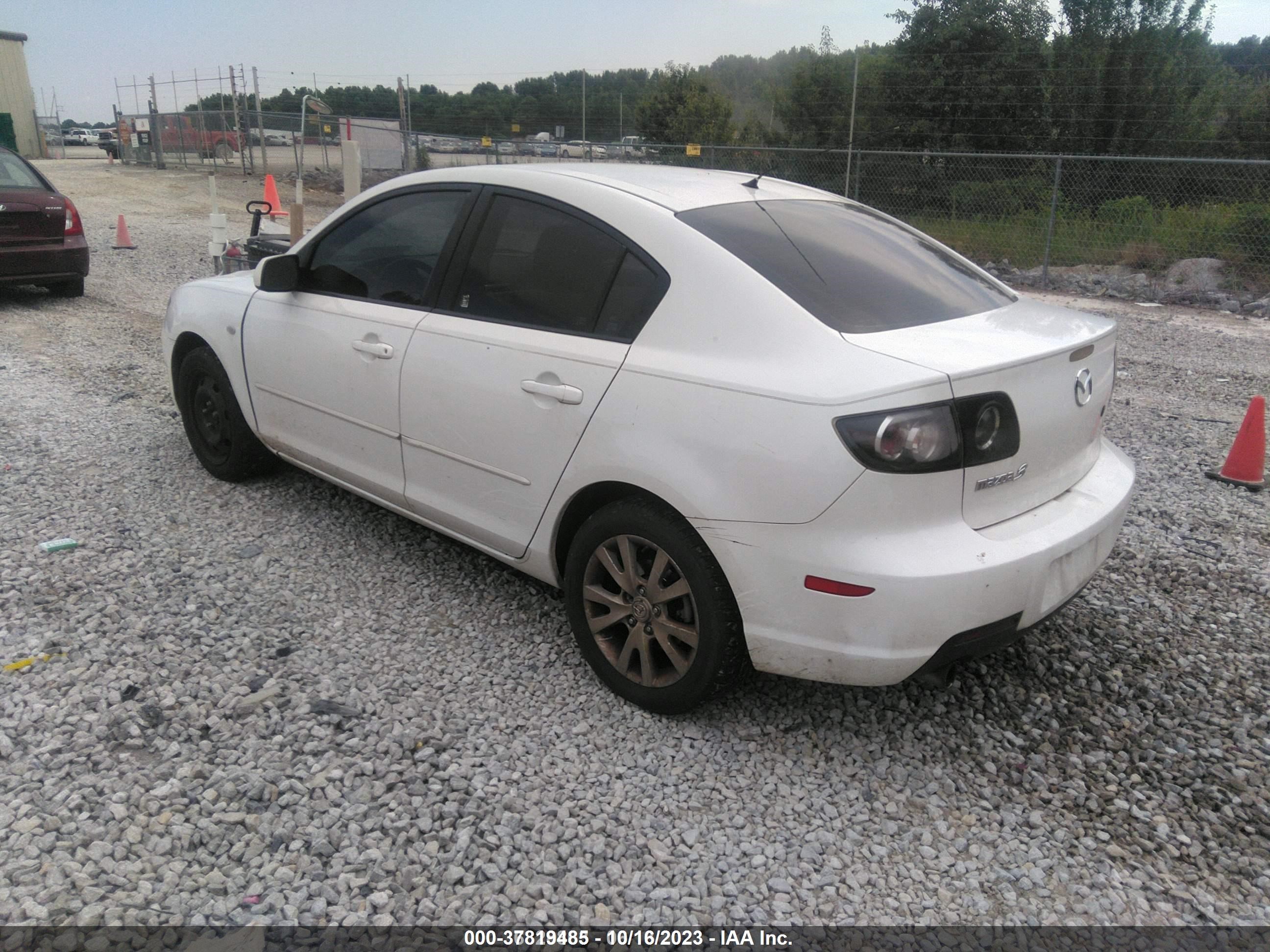 Photo 2 VIN: JM1BK12F581848567 - MAZDA 3 