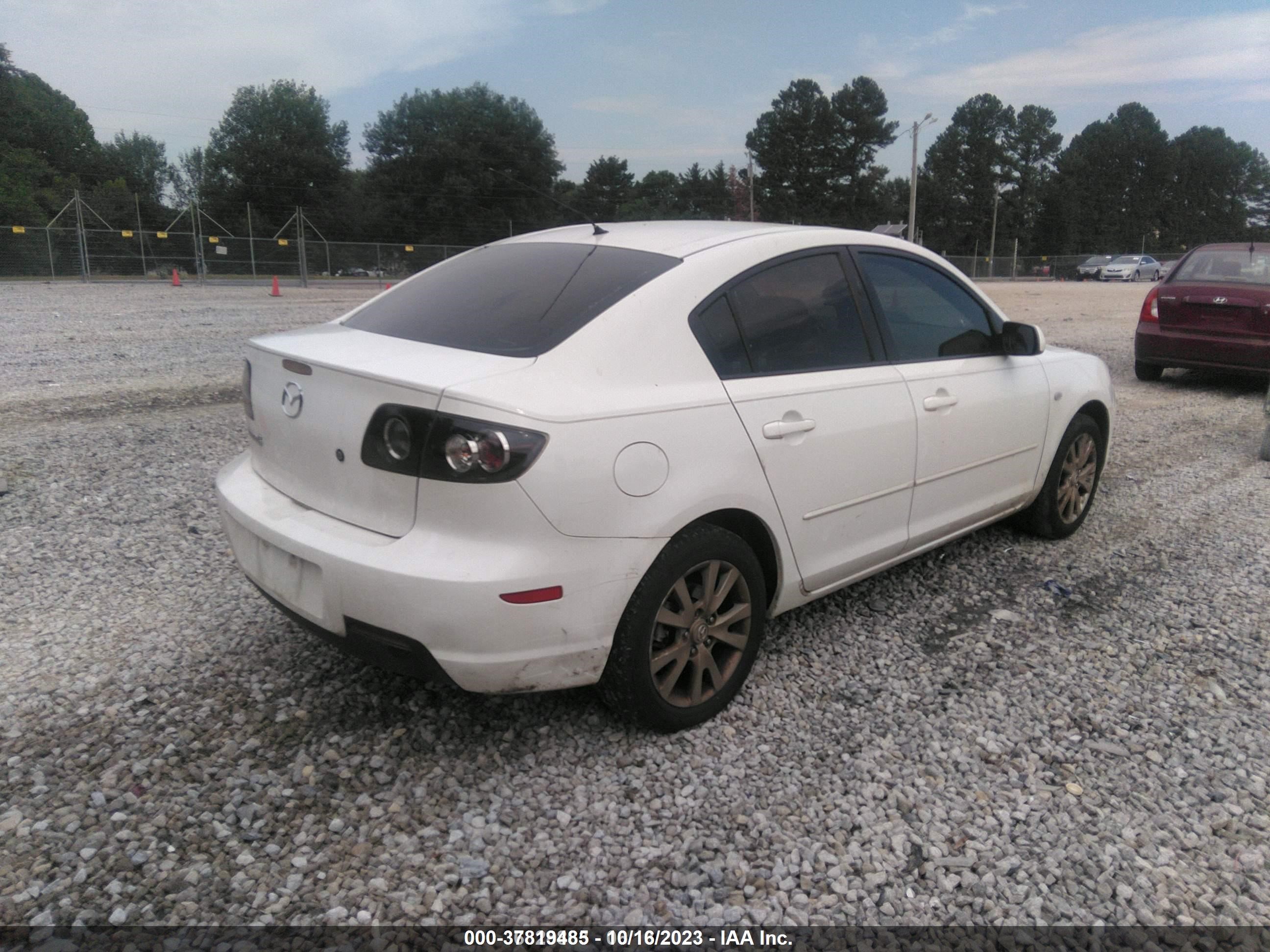 Photo 3 VIN: JM1BK12F581848567 - MAZDA 3 