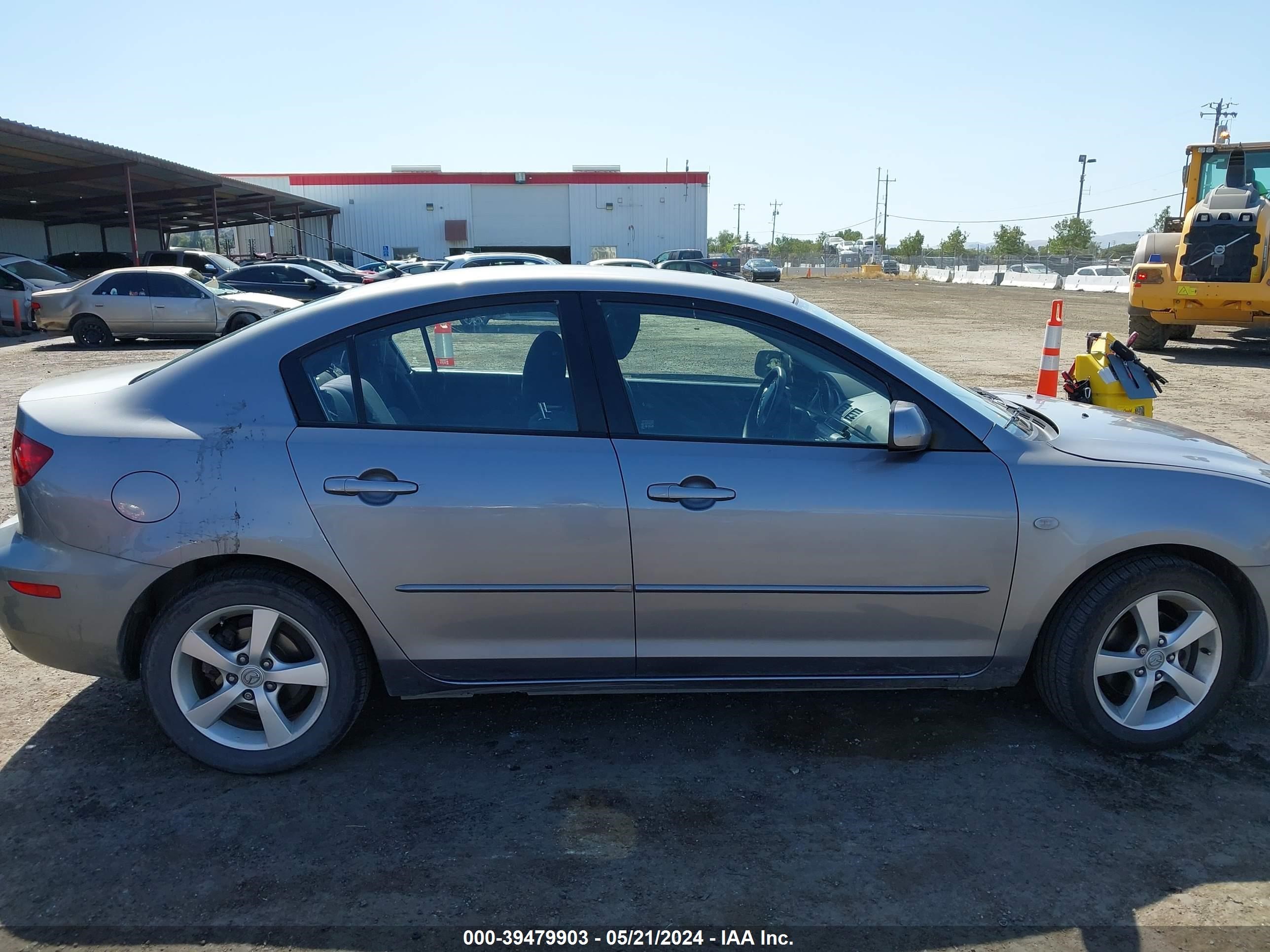 Photo 12 VIN: JM1BK12F661415529 - MAZDA 3 