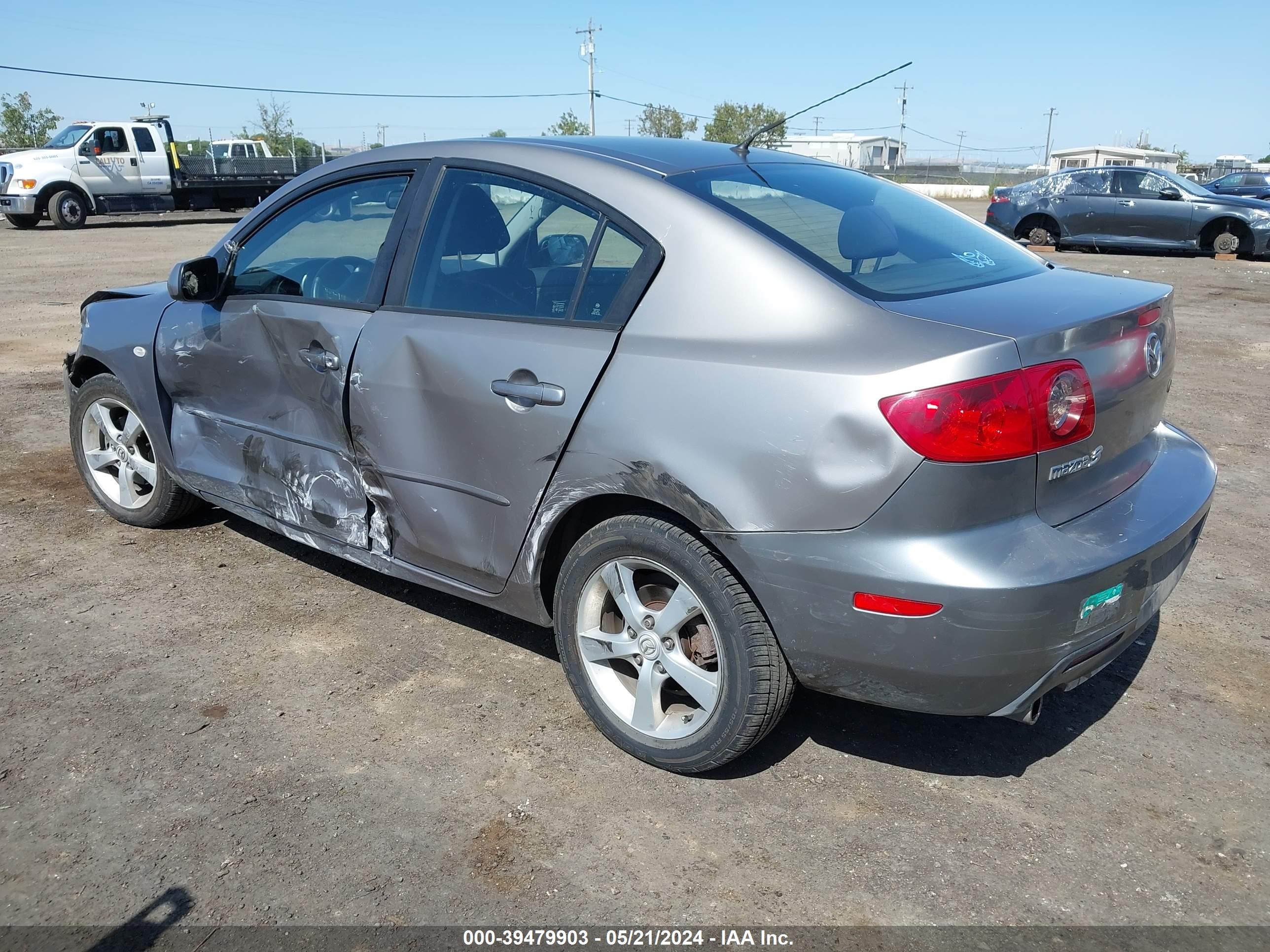 Photo 2 VIN: JM1BK12F661415529 - MAZDA 3 