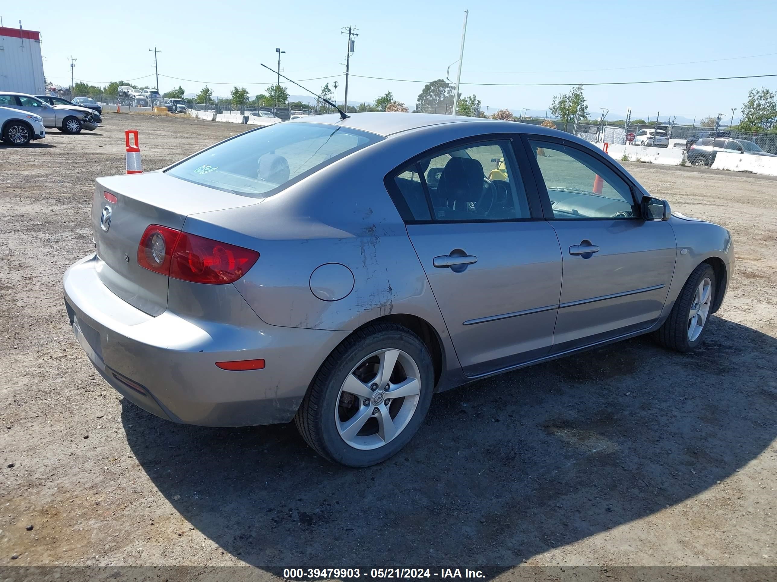 Photo 3 VIN: JM1BK12F661415529 - MAZDA 3 