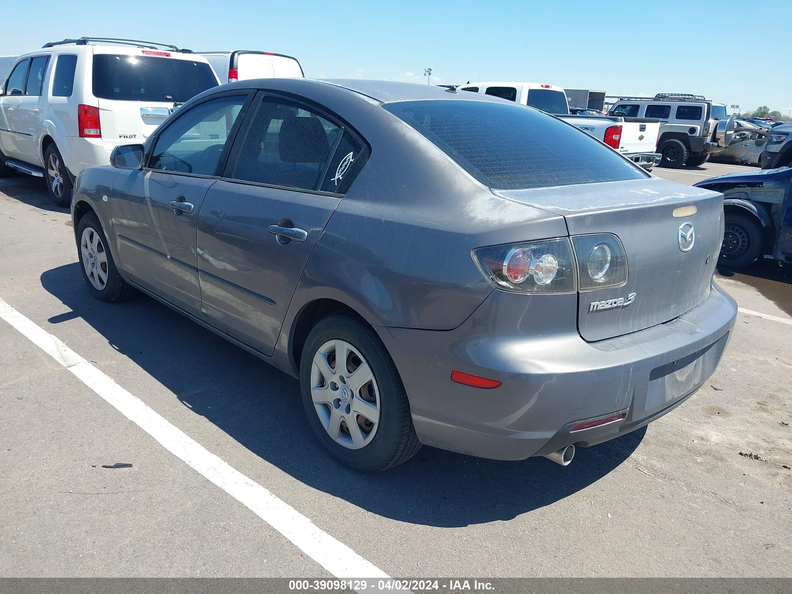 Photo 2 VIN: JM1BK12F671635979 - MAZDA 3 