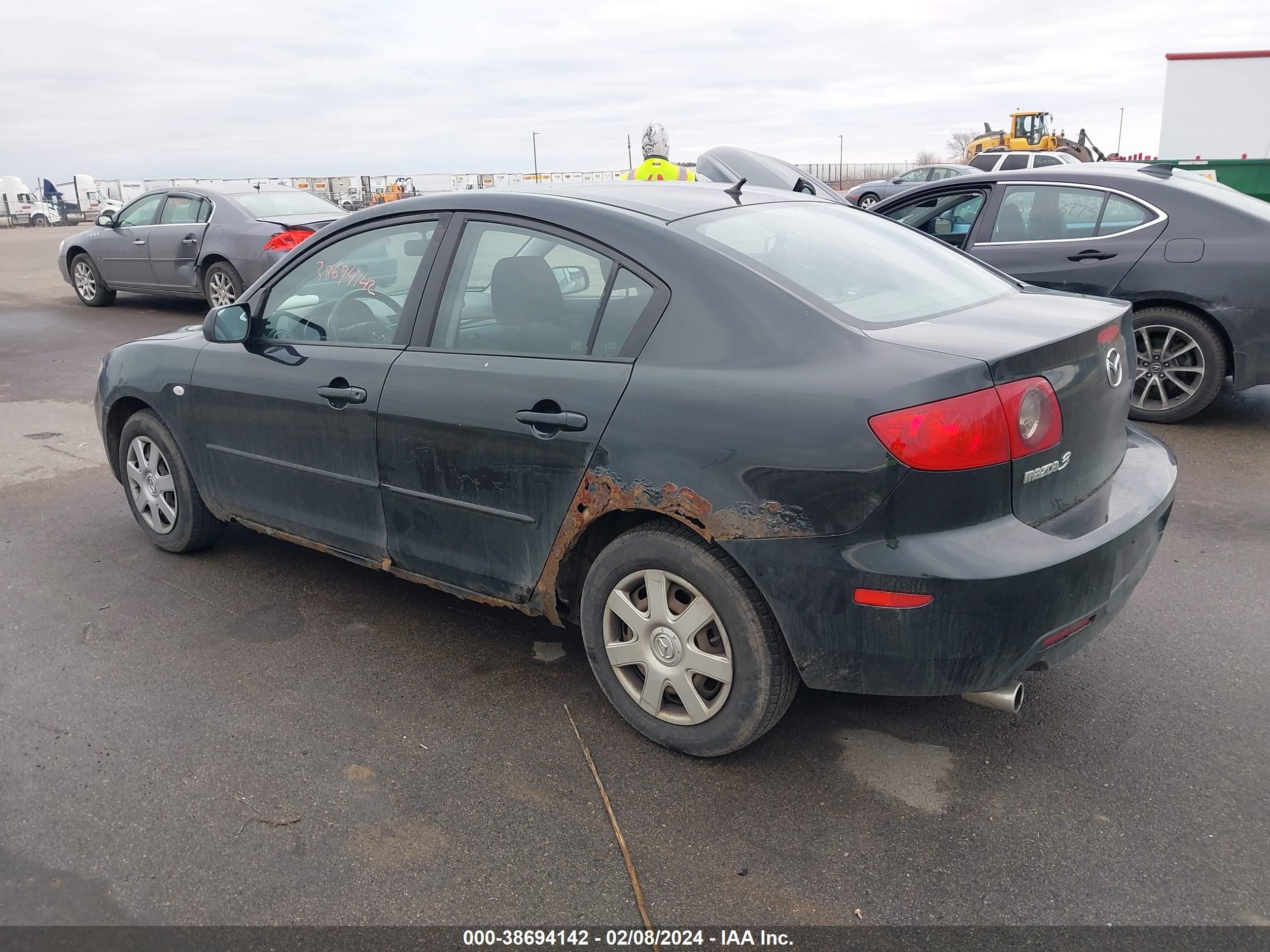 Photo 2 VIN: JM1BK12F861422823 - MAZDA 3 