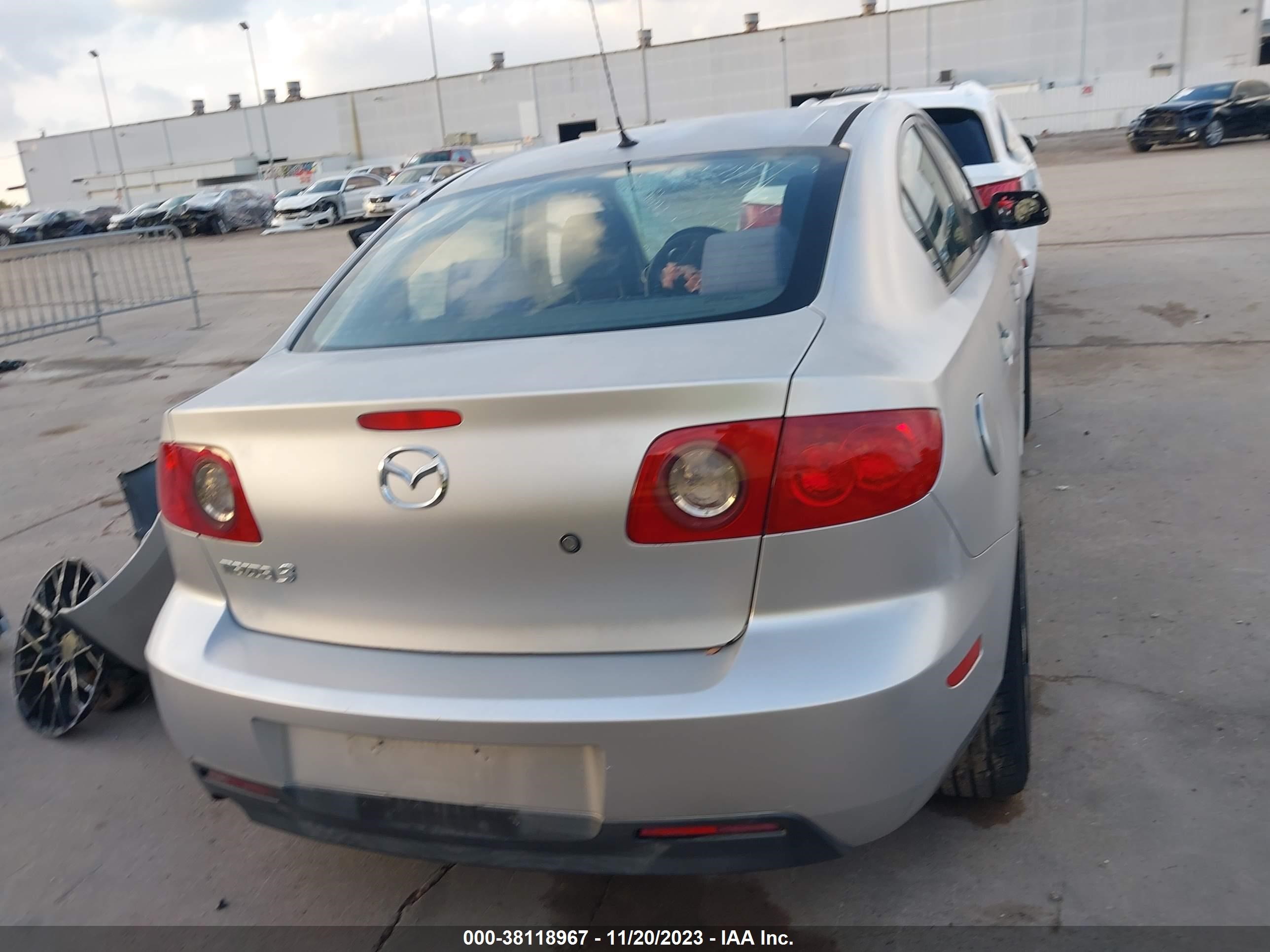 Photo 16 VIN: JM1BK12F941132555 - MAZDA 3 