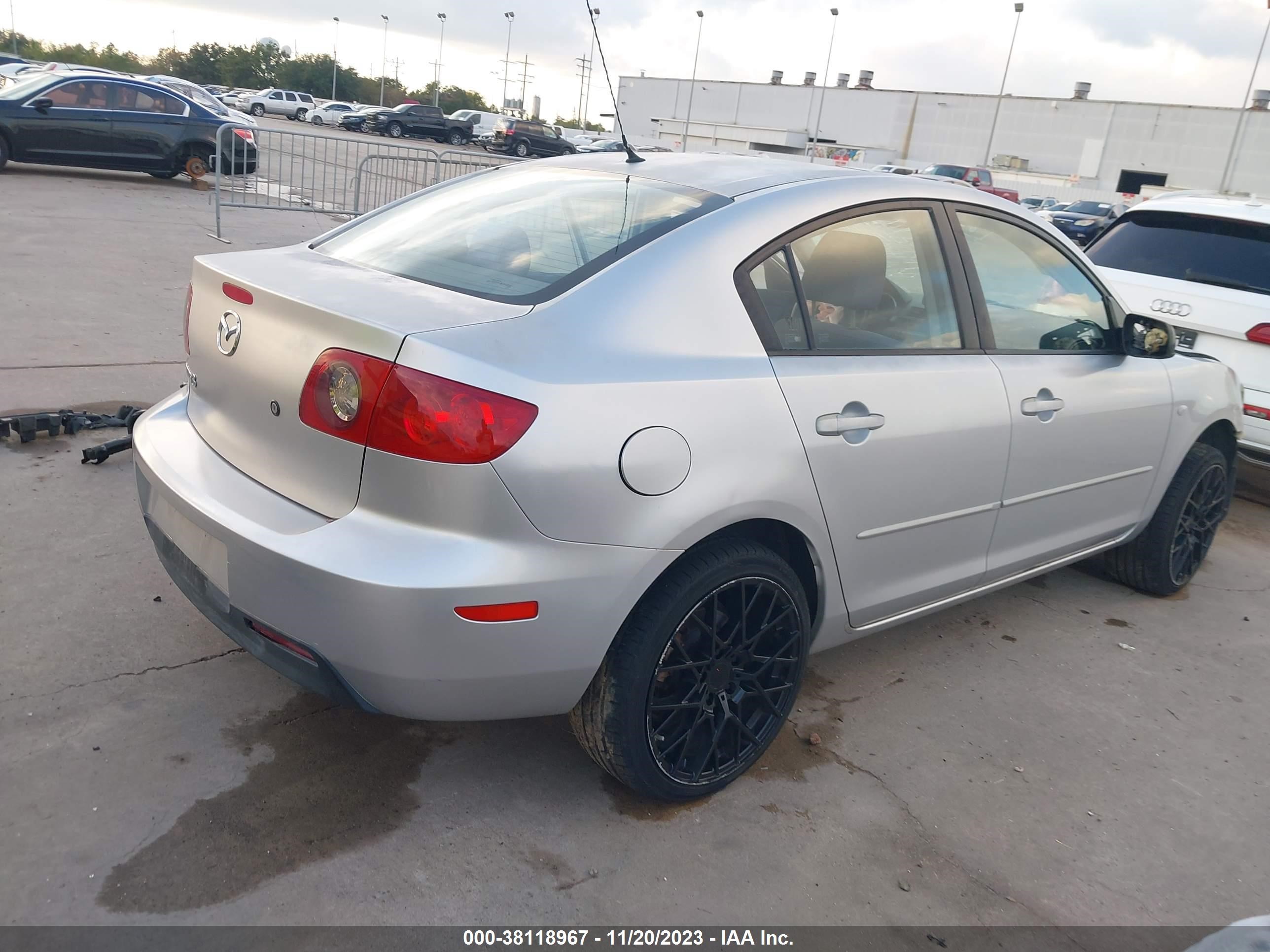 Photo 3 VIN: JM1BK12F941132555 - MAZDA 3 