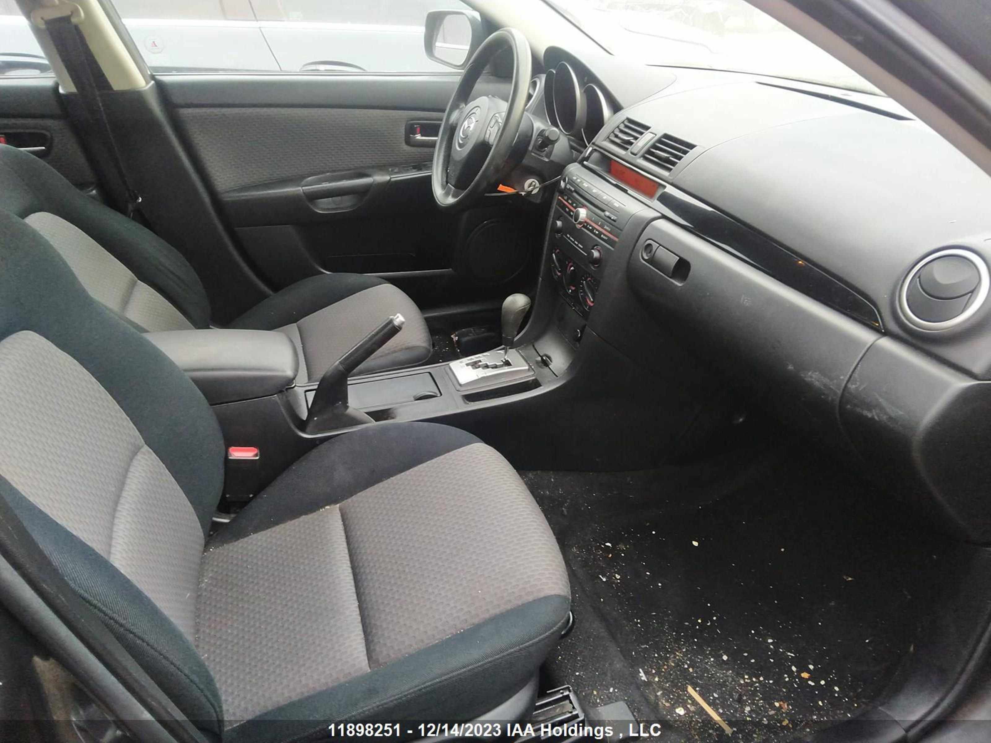 Photo 4 VIN: JM1BK12F961462022 - MAZDA 3 