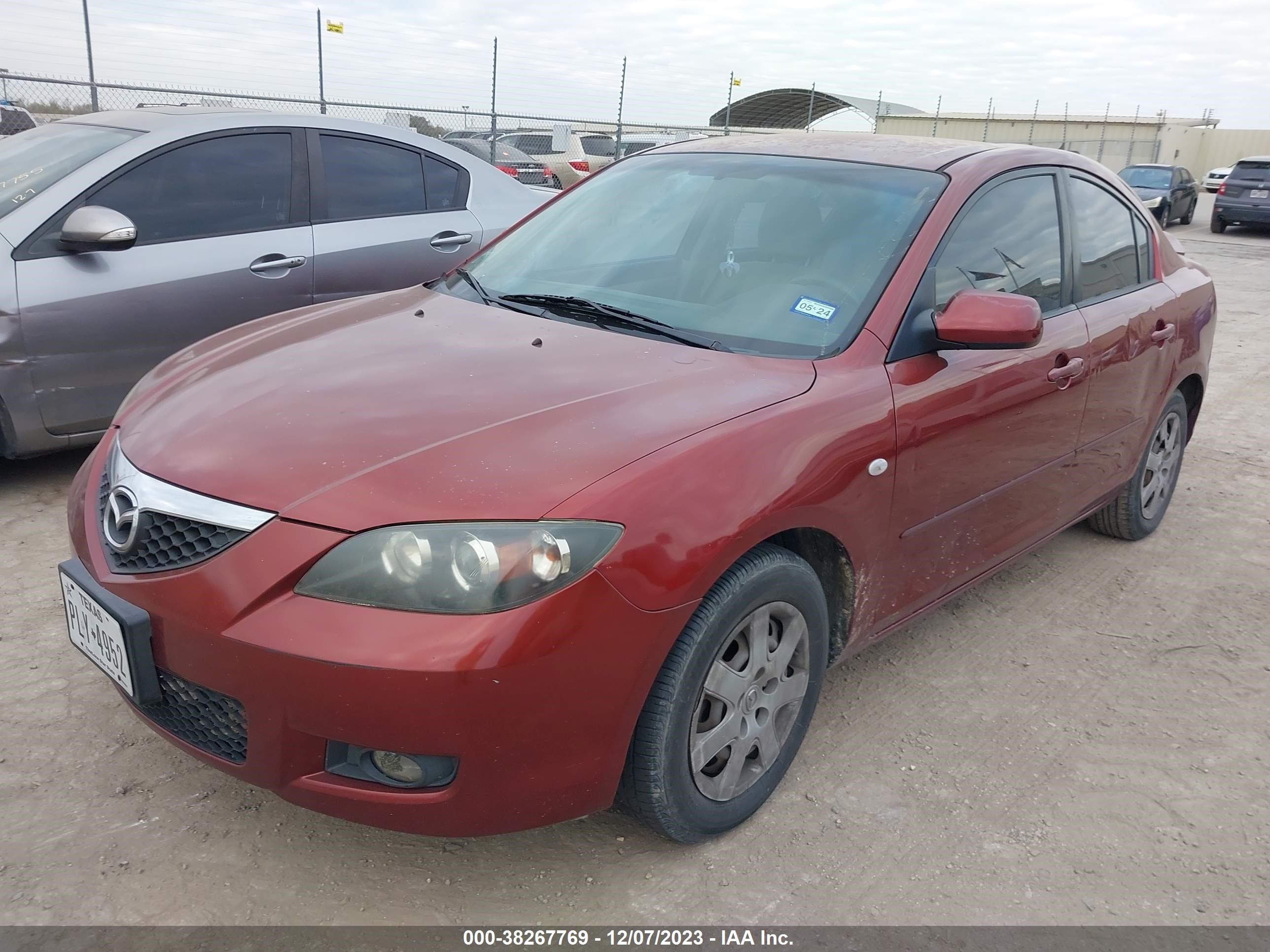 Photo 1 VIN: JM1BK12F981179901 - MAZDA 3 