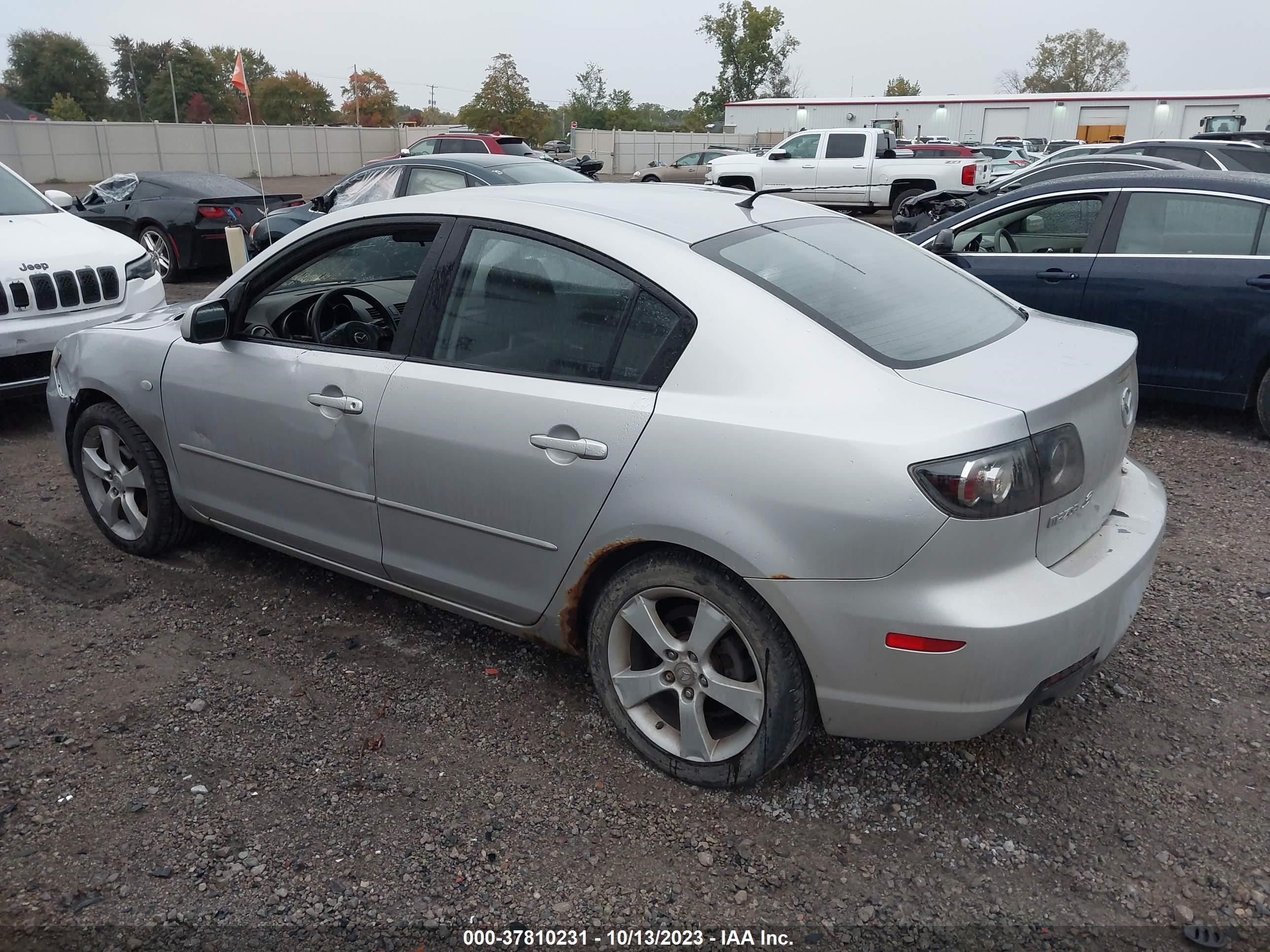 Photo 2 VIN: JM1BK12F981790818 - MAZDA 3 