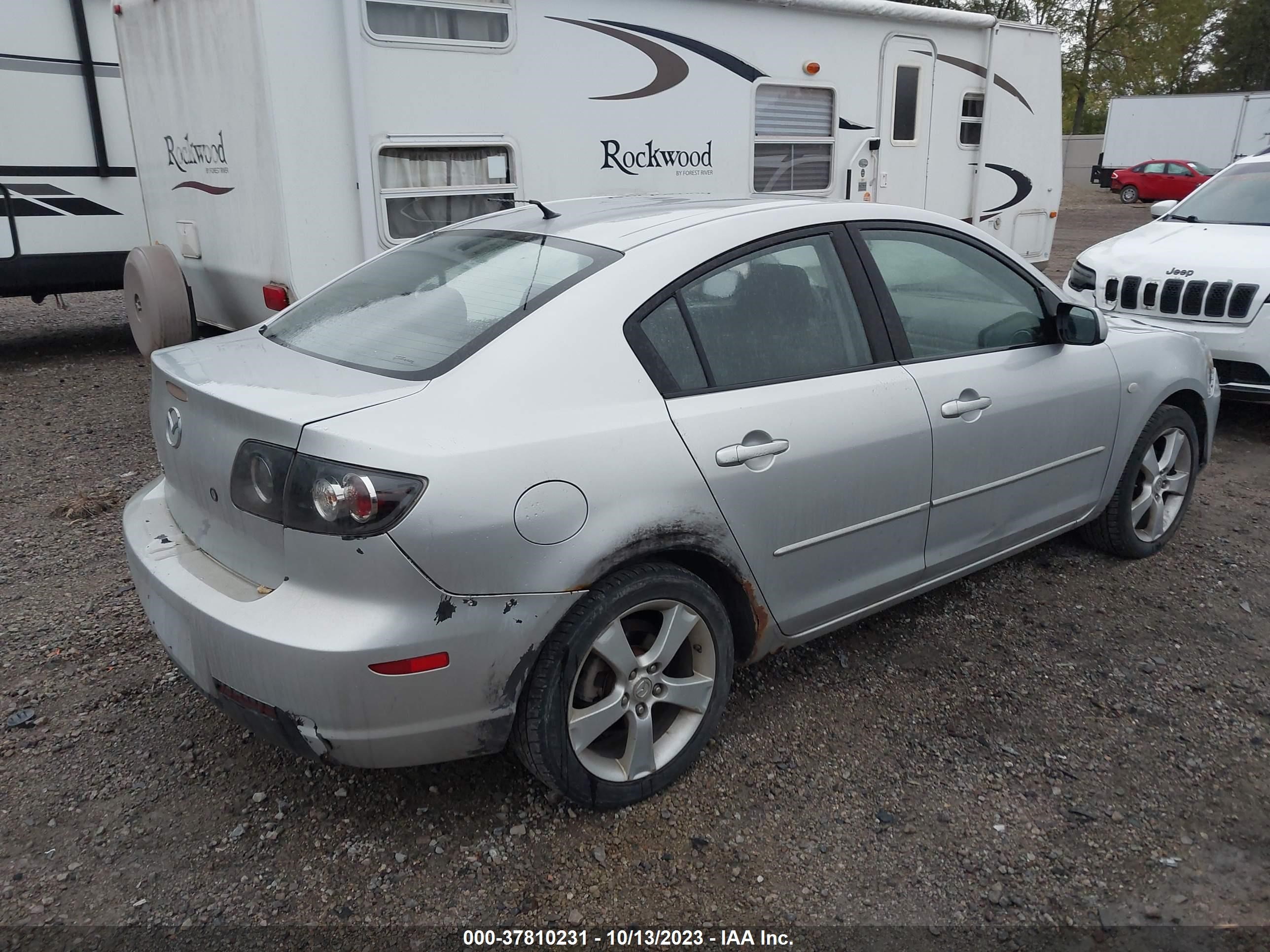 Photo 3 VIN: JM1BK12F981790818 - MAZDA 3 