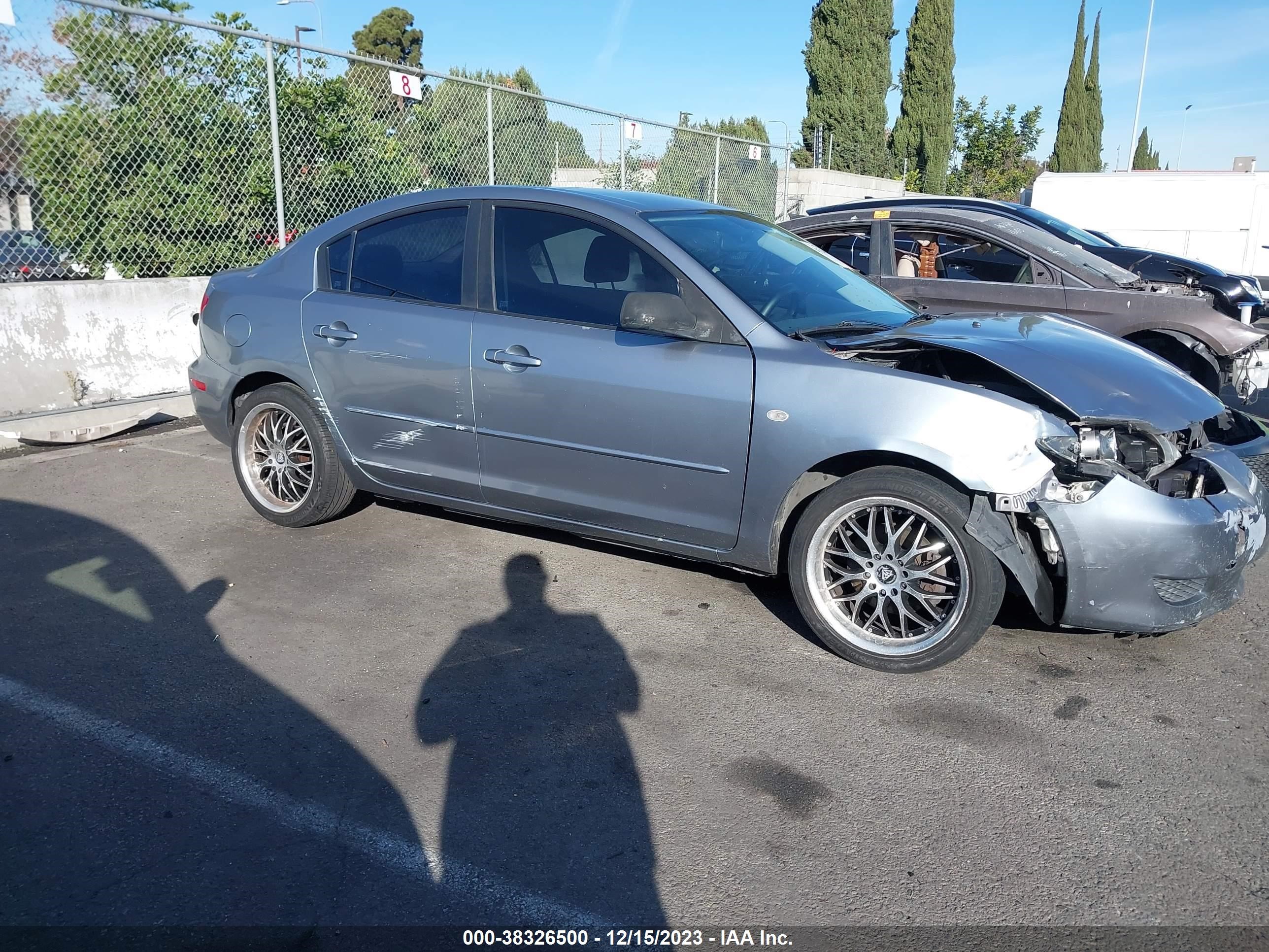 Photo 12 VIN: JM1BK12FX51281820 - MAZDA 3 