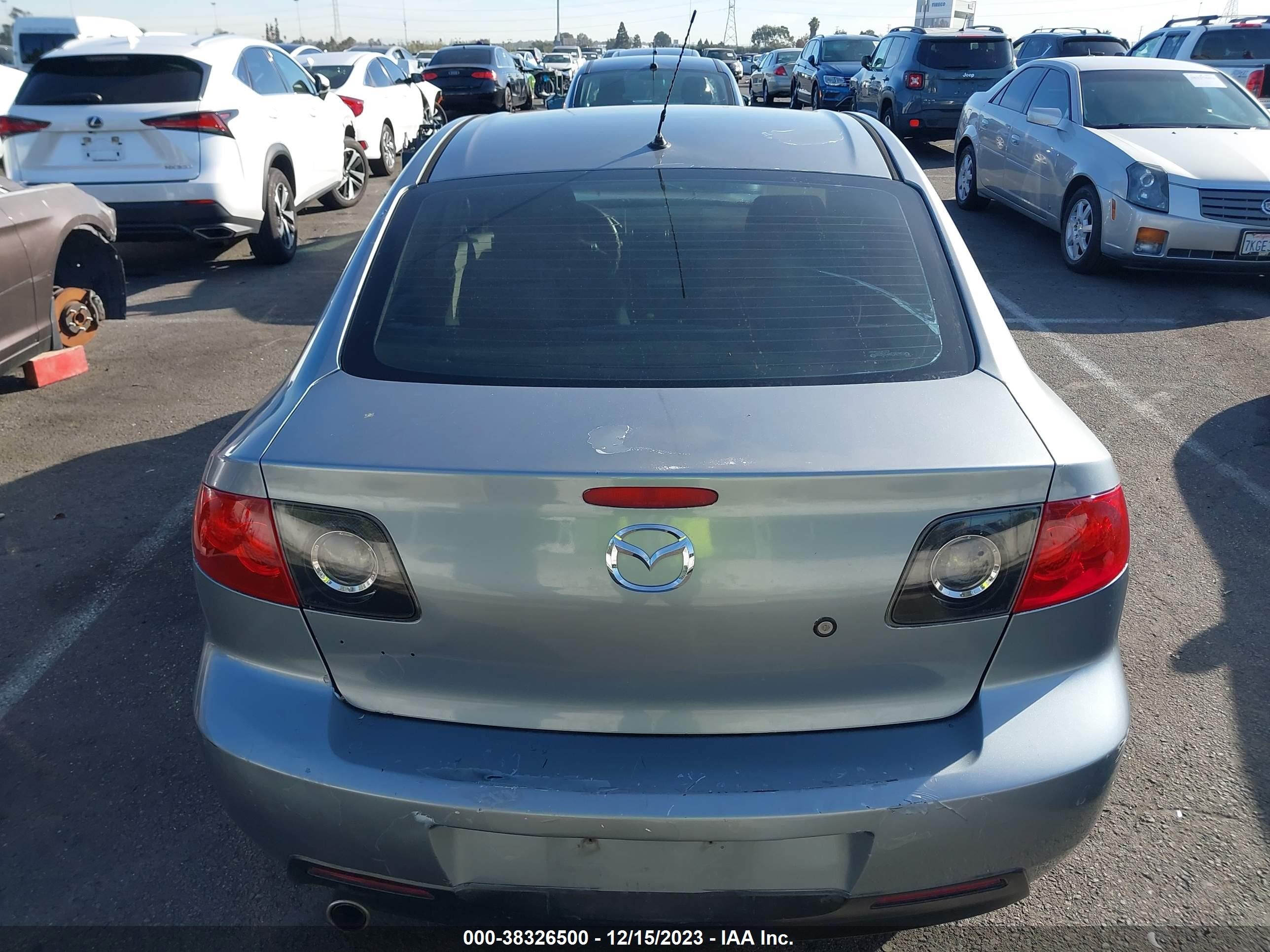 Photo 15 VIN: JM1BK12FX51281820 - MAZDA 3 