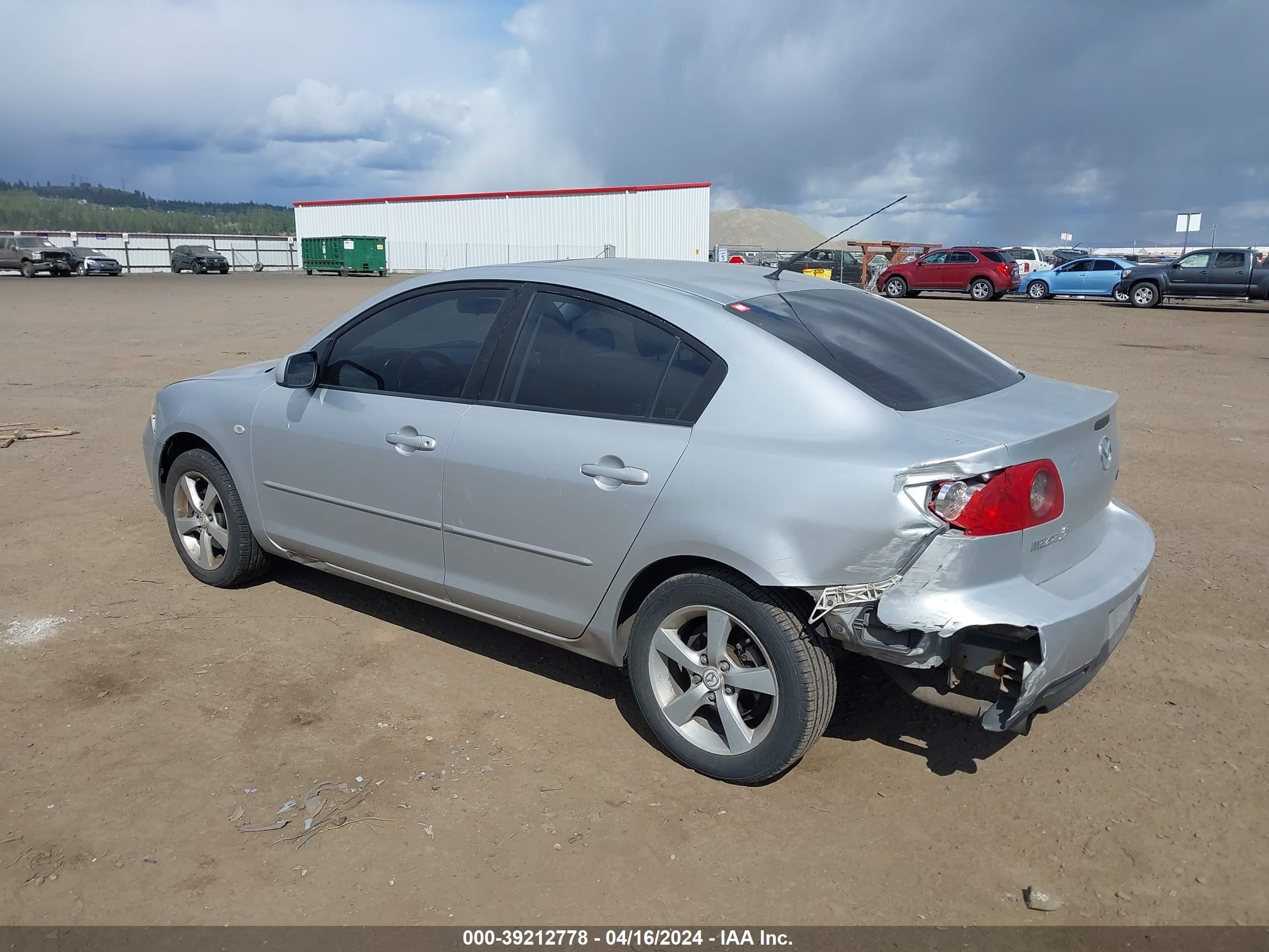 Photo 2 VIN: JM1BK12FX61486720 - MAZDA 3 