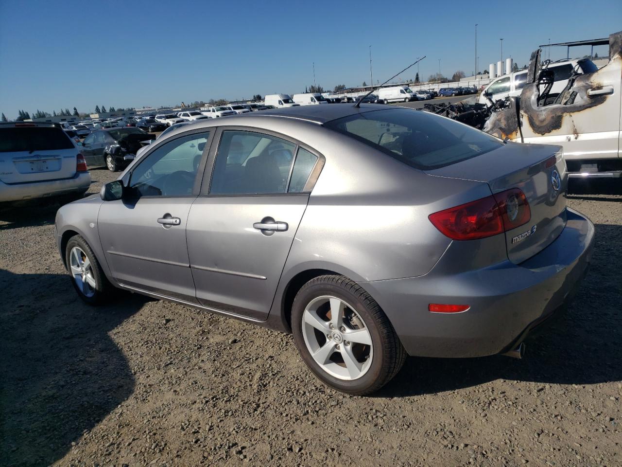 Photo 1 VIN: JM1BK12G161485433 - MAZDA 3 