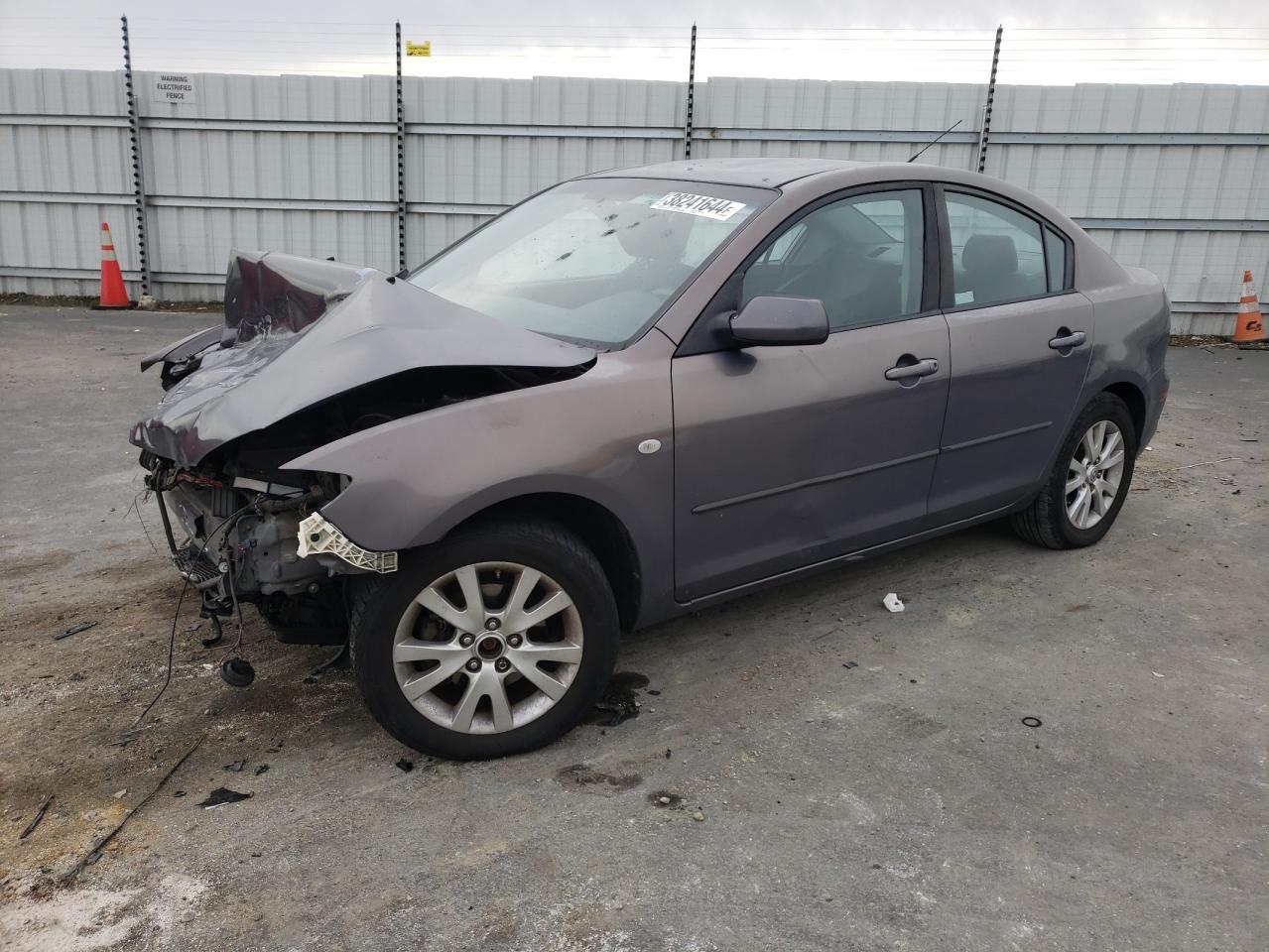 Photo 0 VIN: JM1BK12G181836425 - MAZDA 3 