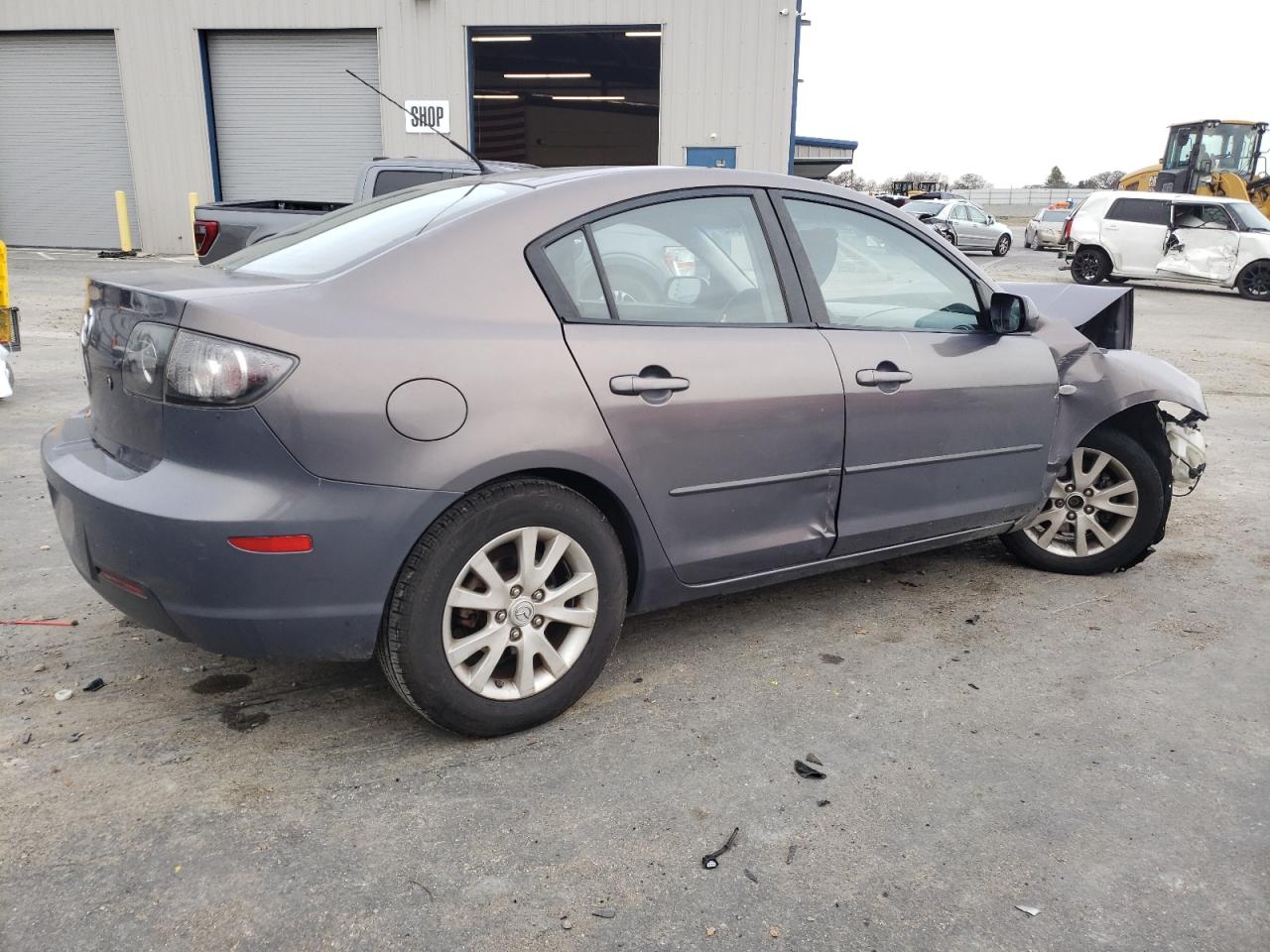 Photo 2 VIN: JM1BK12G181836425 - MAZDA 3 