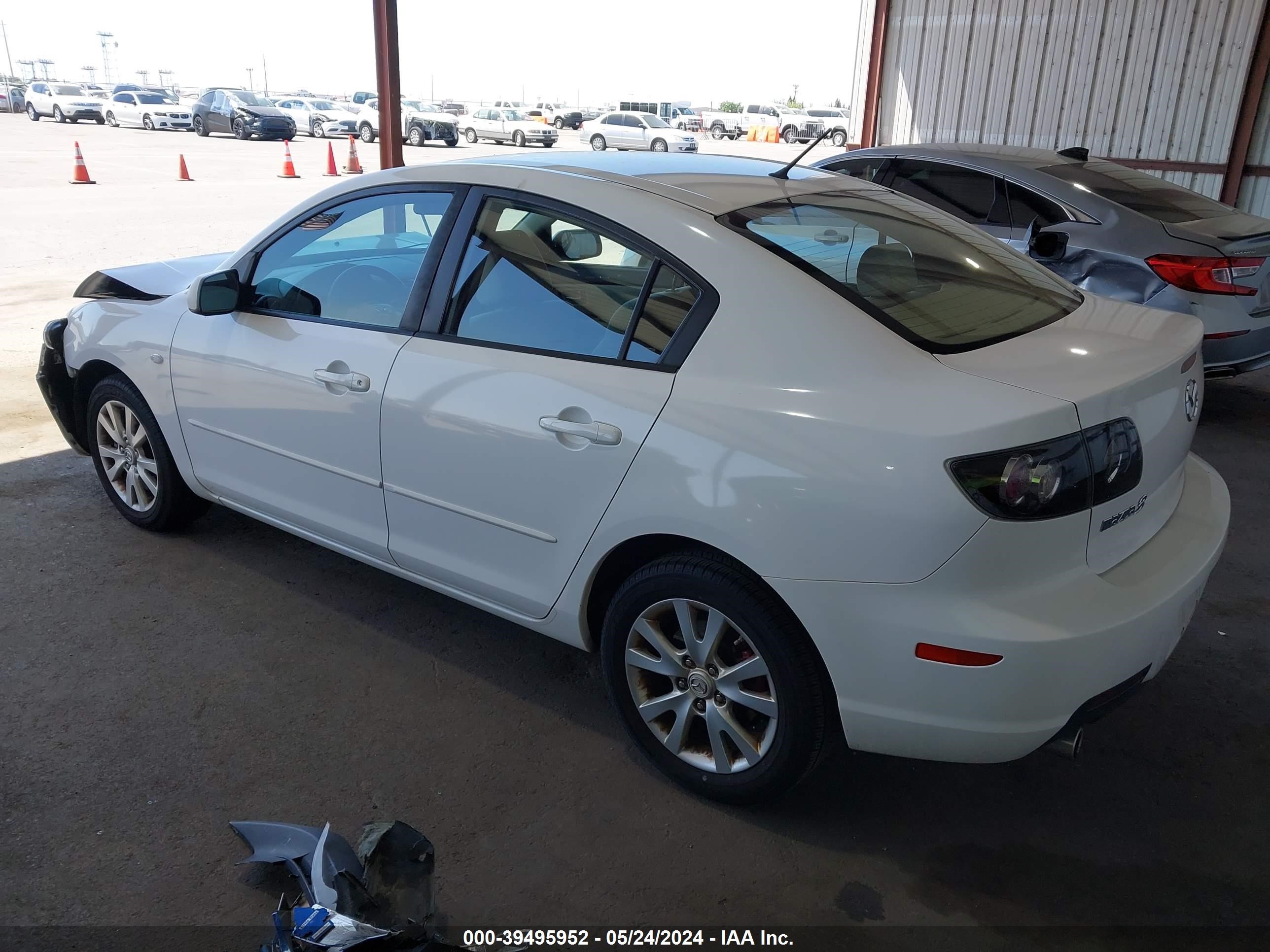 Photo 2 VIN: JM1BK12G271724084 - MAZDA 3 