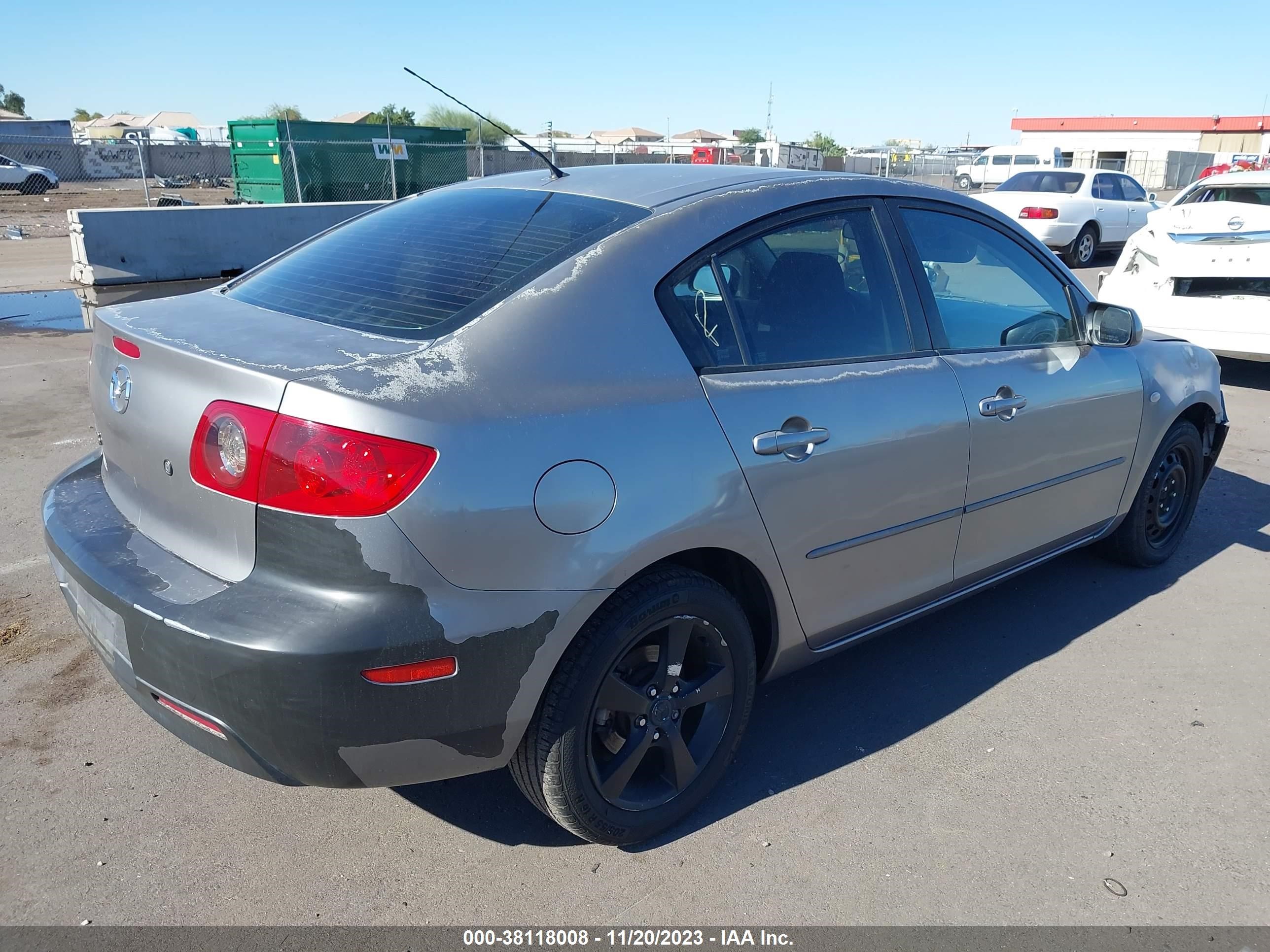 Photo 3 VIN: JM1BK12G661455635 - MAZDA 3 