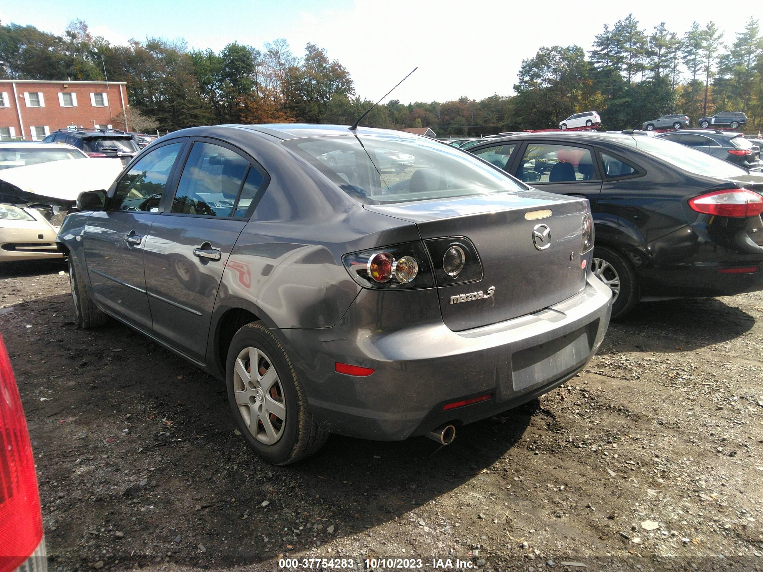 Photo 2 VIN: JM1BK12G781809553 - MAZDA 3 