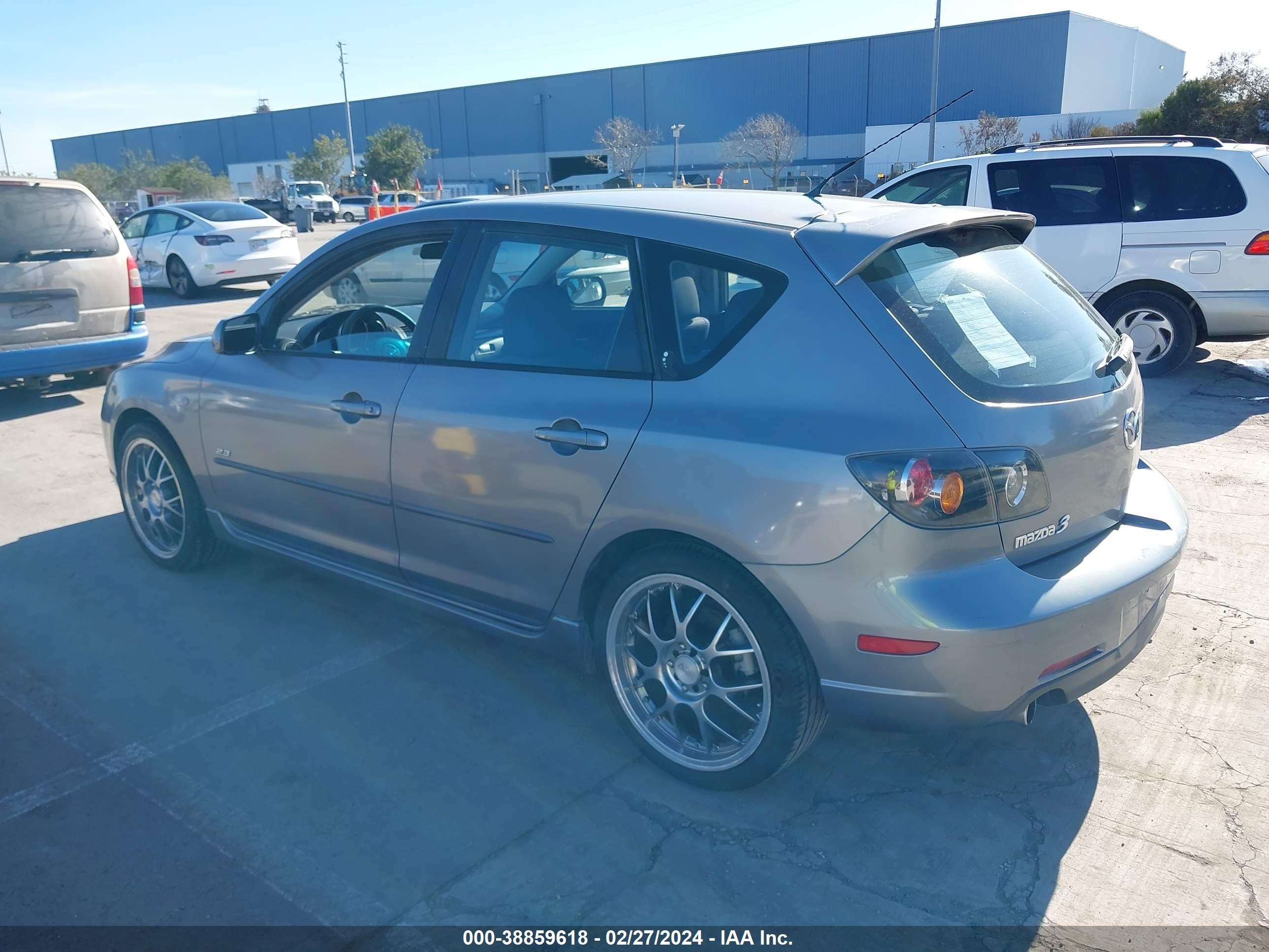 Photo 2 VIN: JM1BK143051302290 - MAZDA 3 