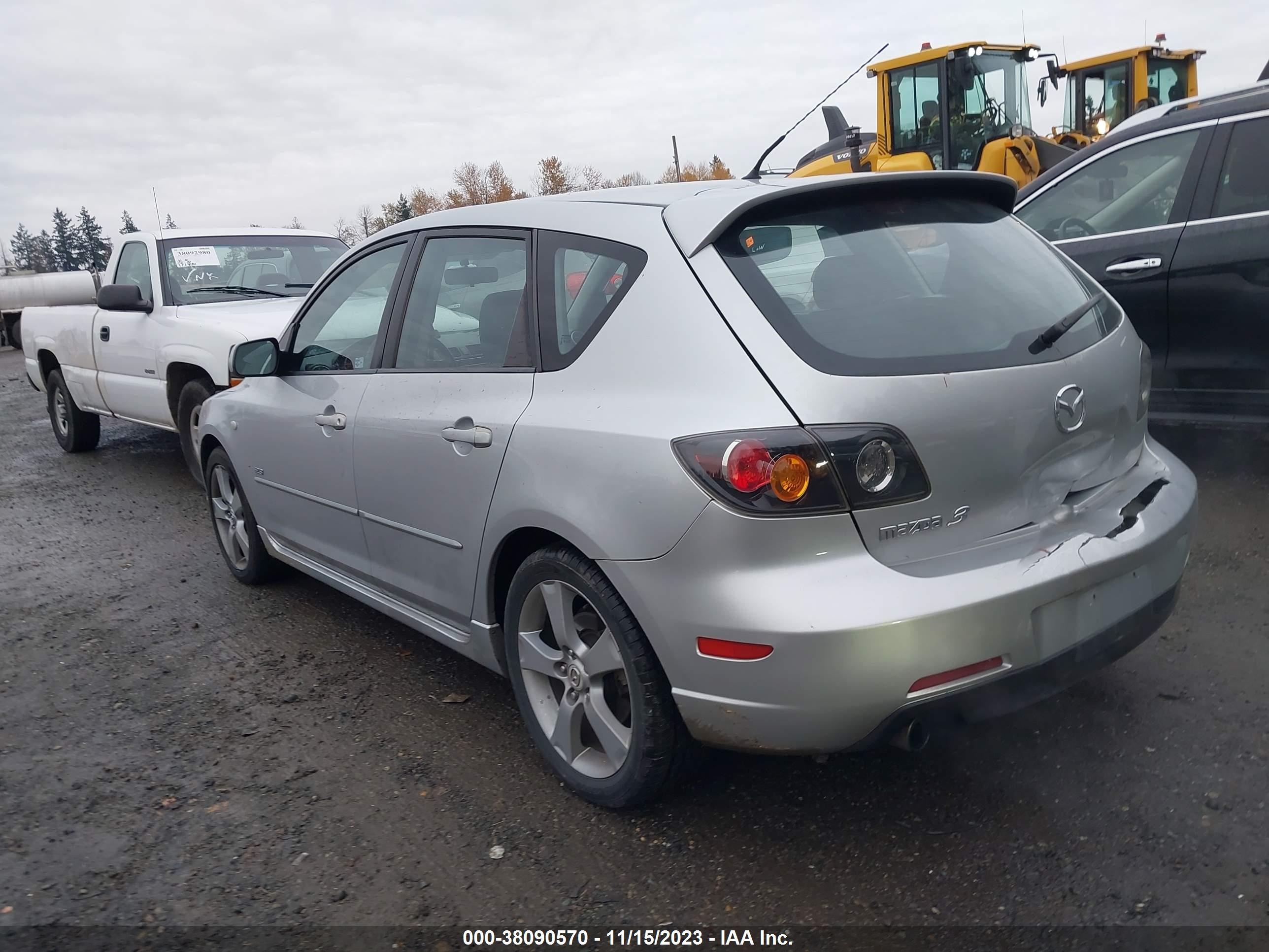 Photo 2 VIN: JM1BK143351305684 - MAZDA 3 