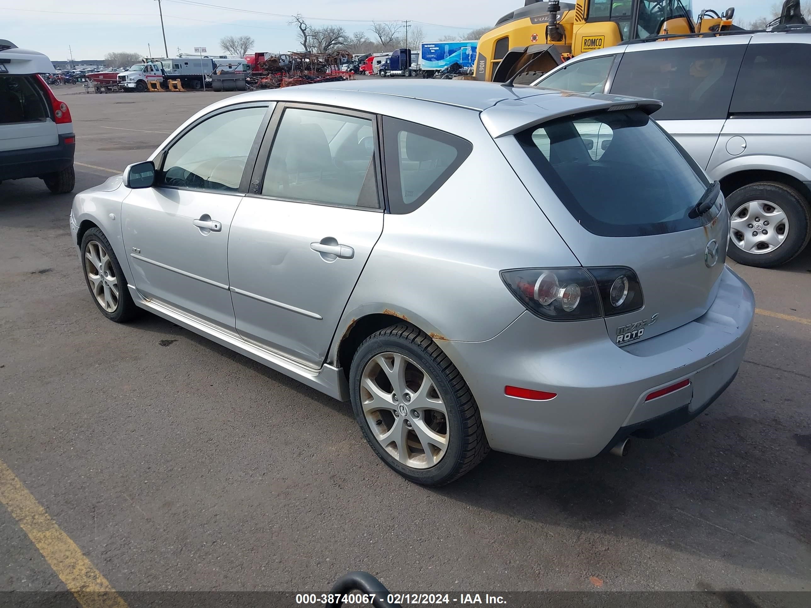 Photo 2 VIN: JM1BK143371740529 - MAZDA 3 