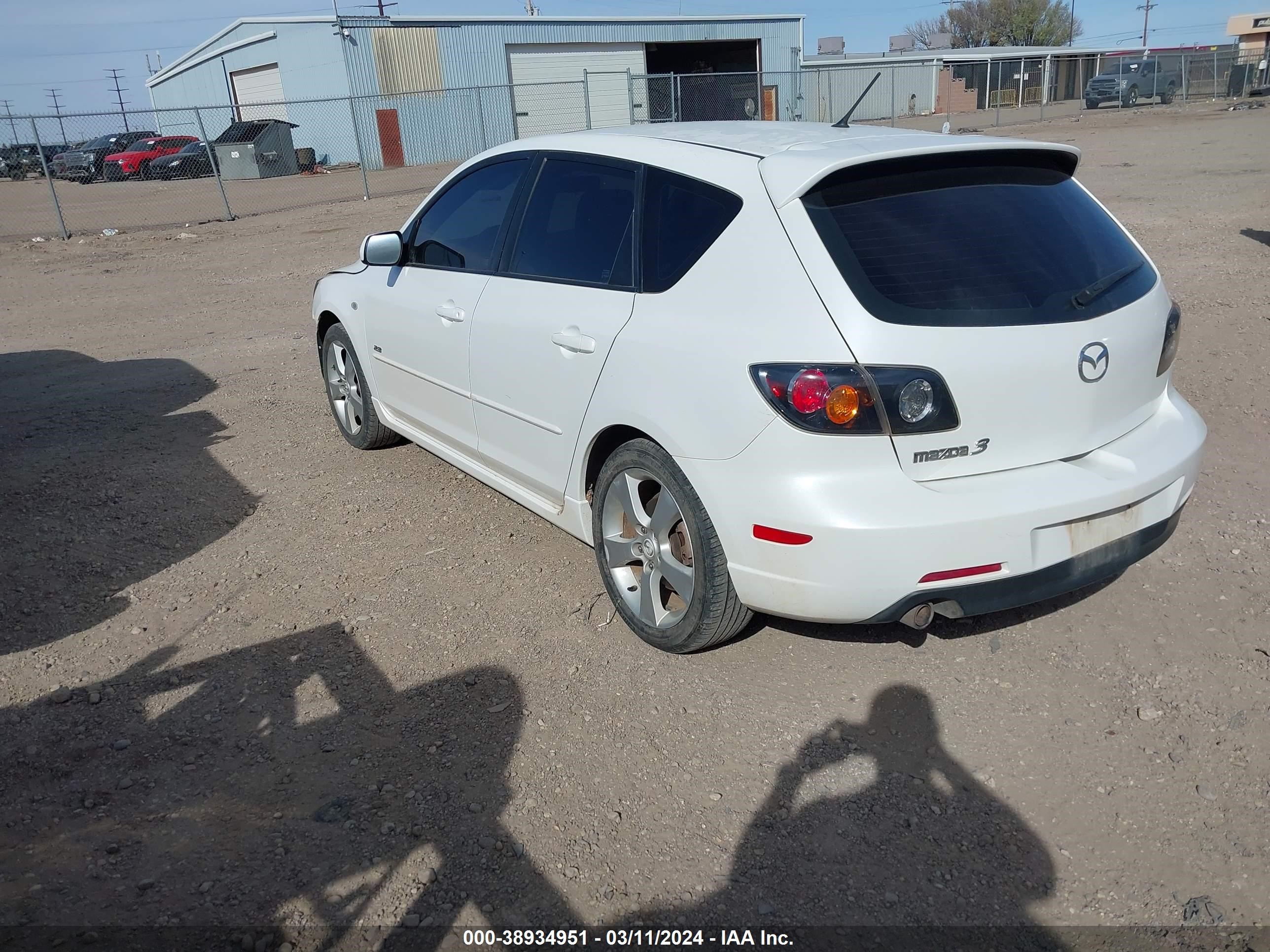 Photo 2 VIN: JM1BK143661428591 - MAZDA 3 