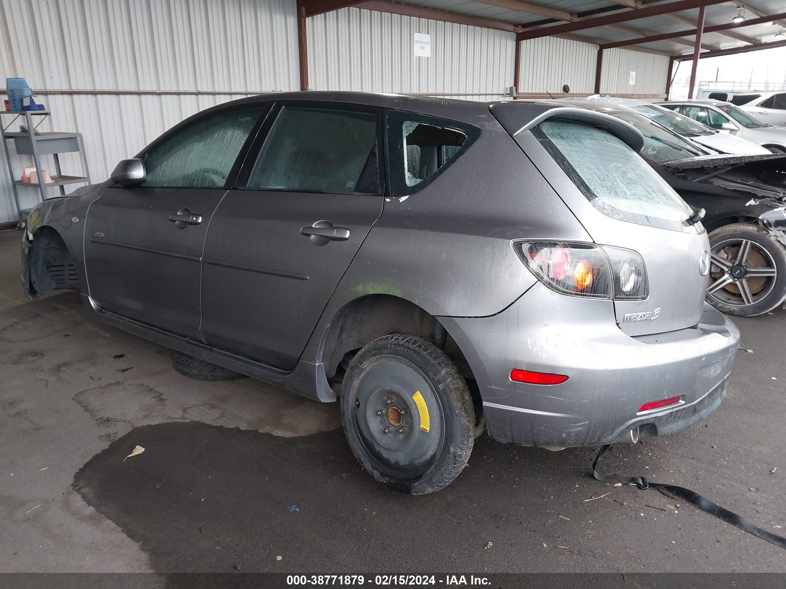 Photo 2 VIN: JM1BK144861474187 - MAZDA 3 