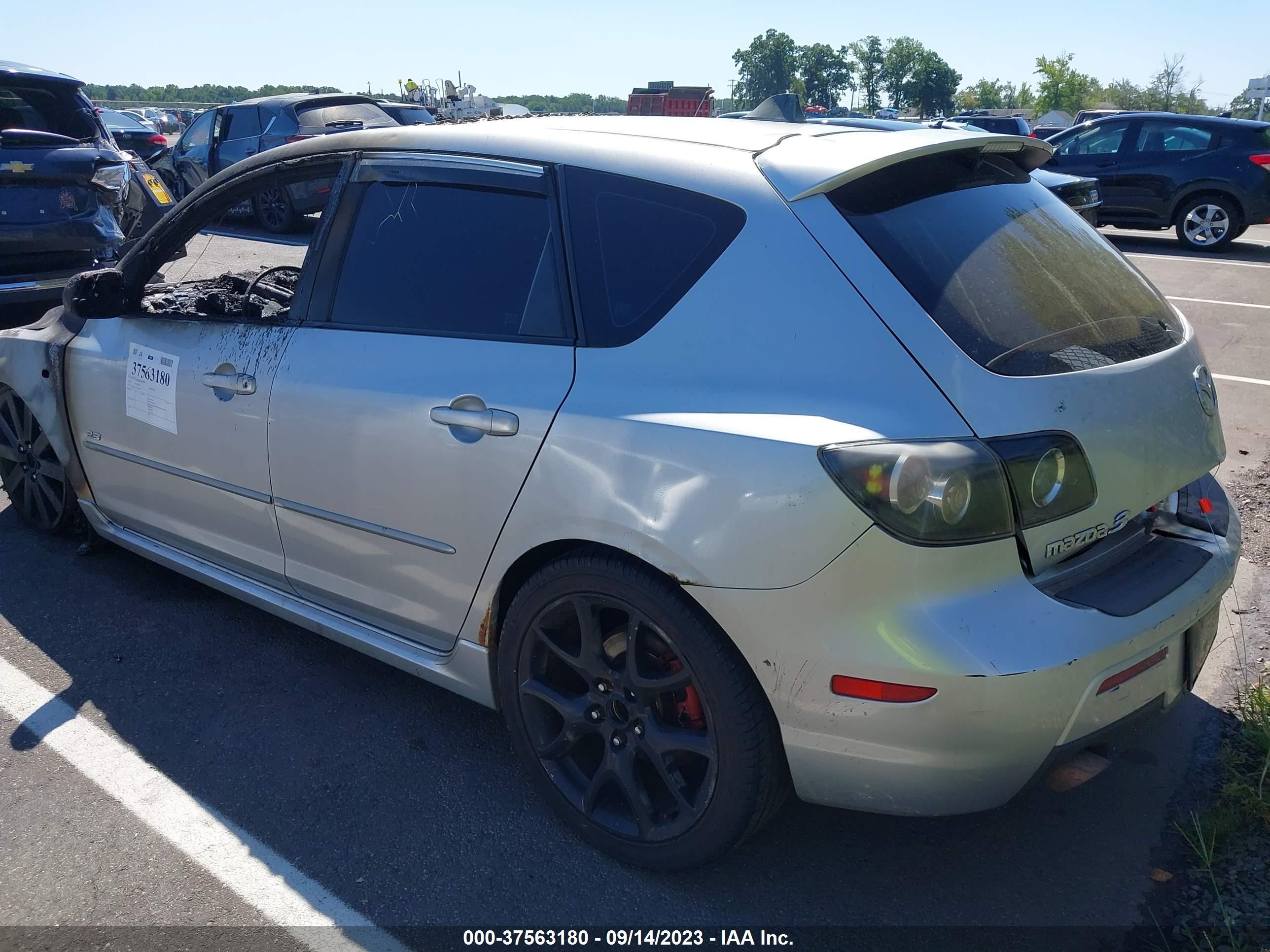 Photo 2 VIN: JM1BK144X71644339 - MAZDA 3 