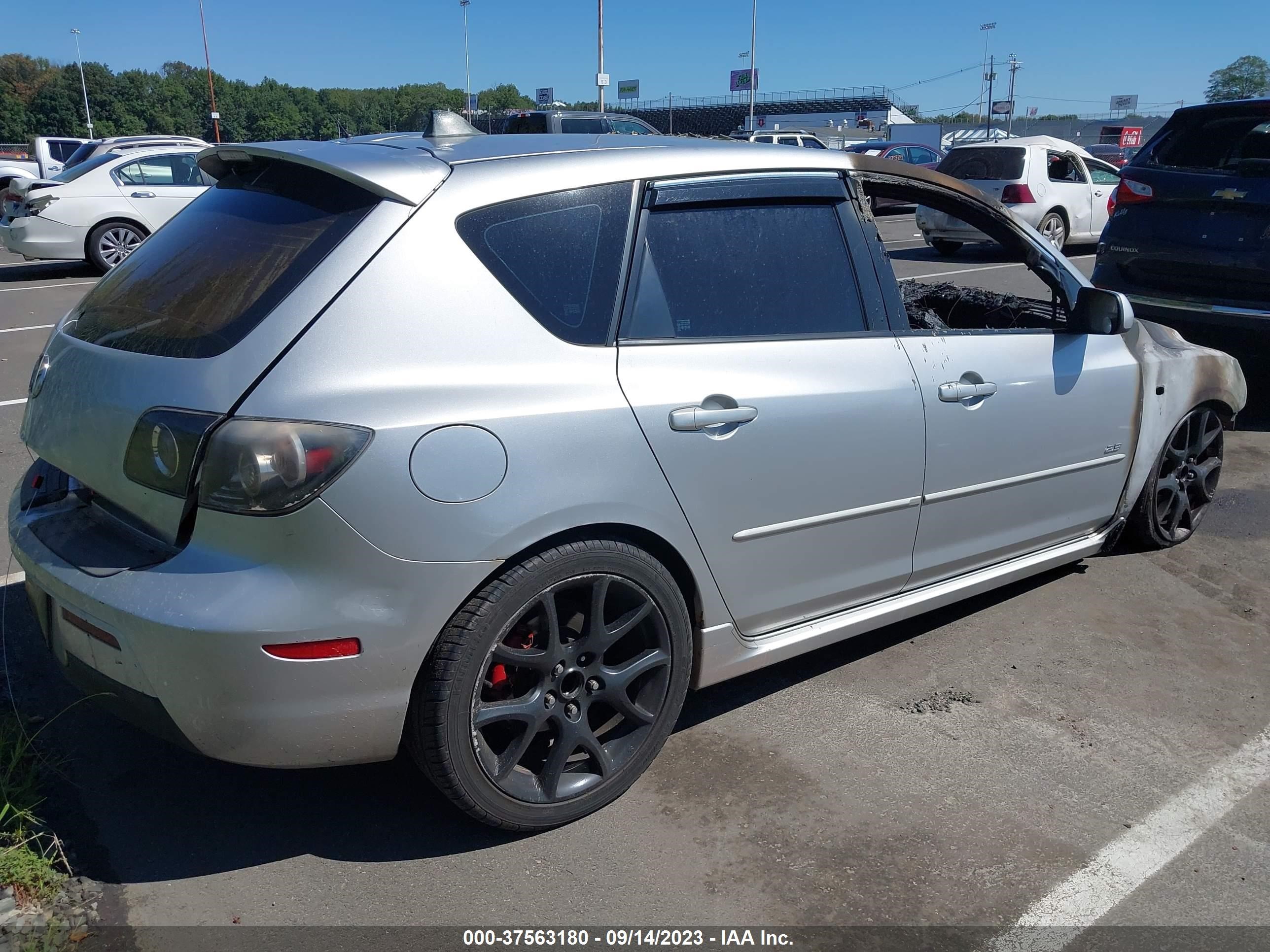 Photo 3 VIN: JM1BK144X71644339 - MAZDA 3 