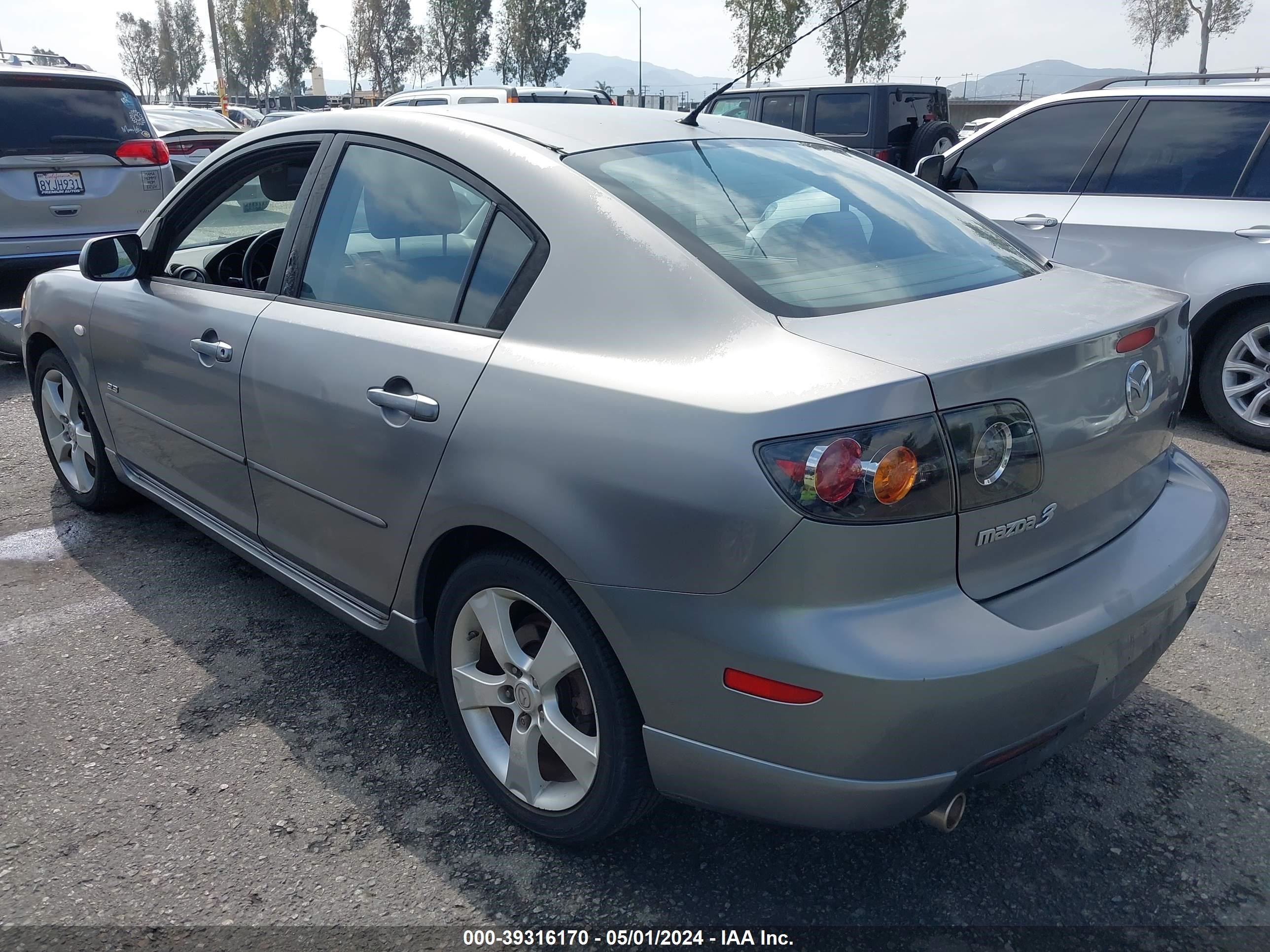 Photo 2 VIN: JM1BK323051234202 - MAZDA 3 